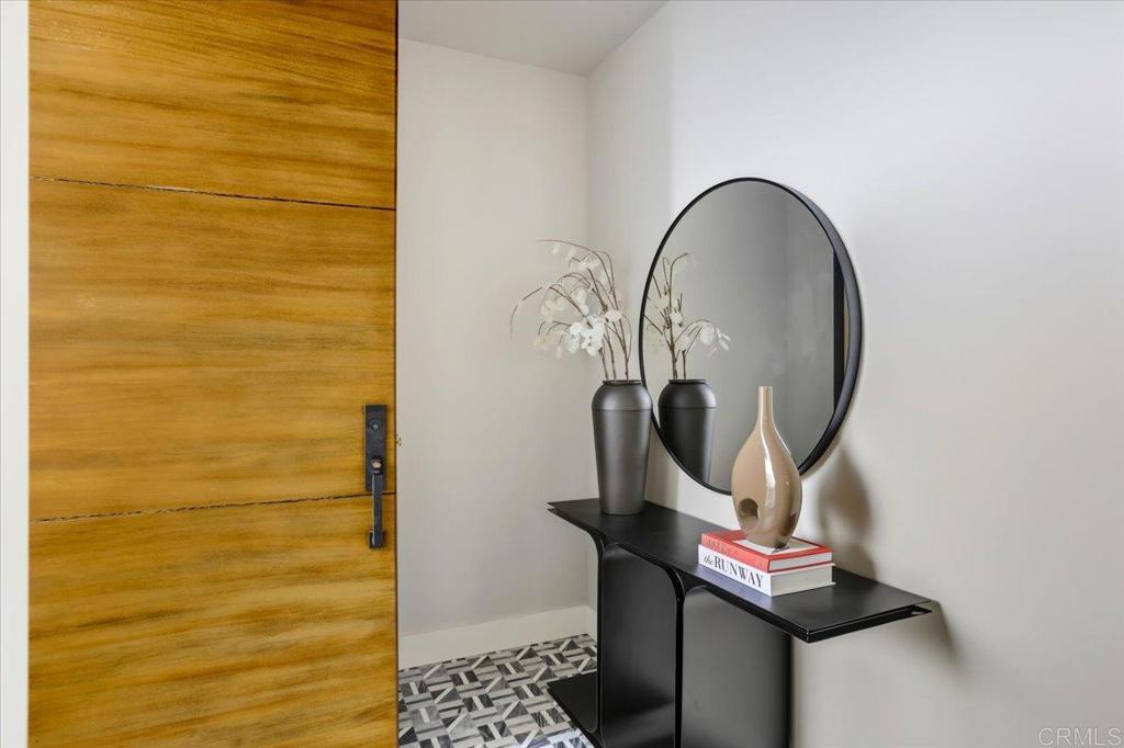 2677 State Street 301