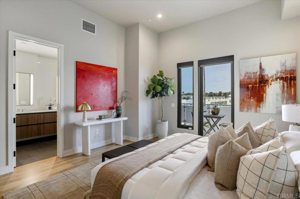 2677 State Street 301