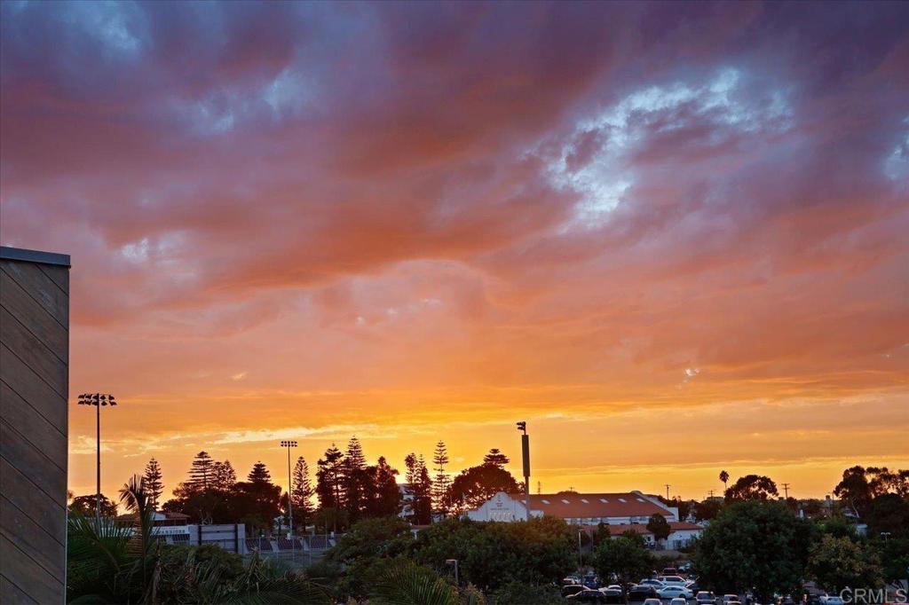 2677 State Street 301