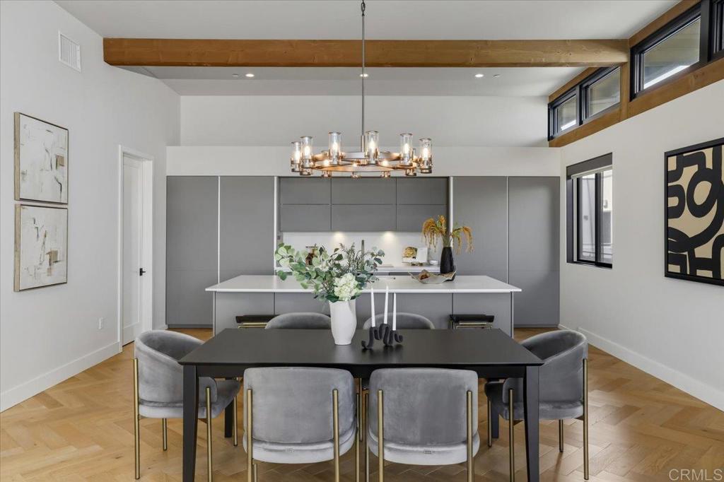 2677 State Street 301