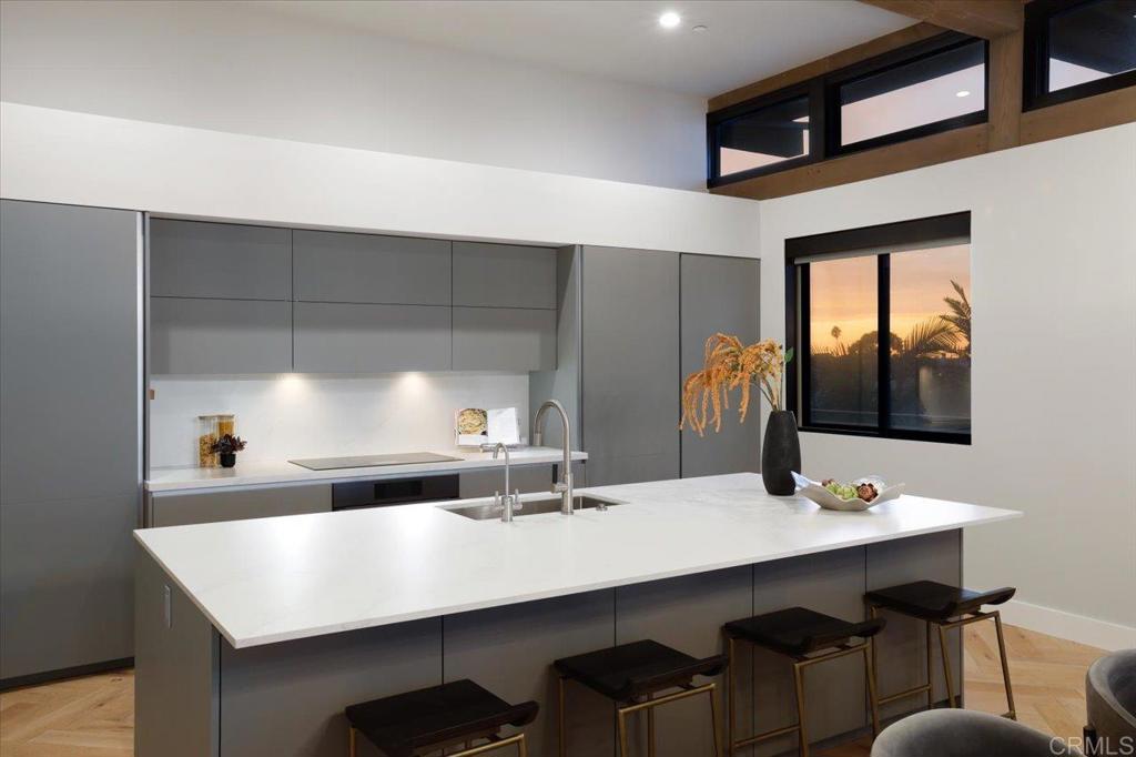 2677 State Street 301