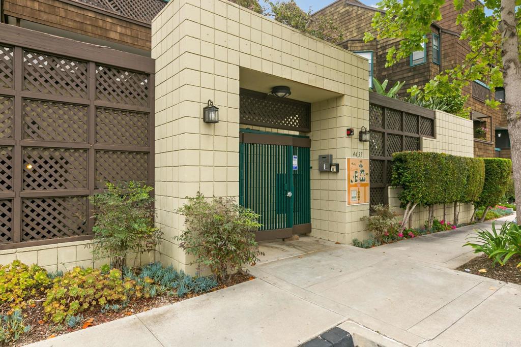 4353 Nobel Drive 65