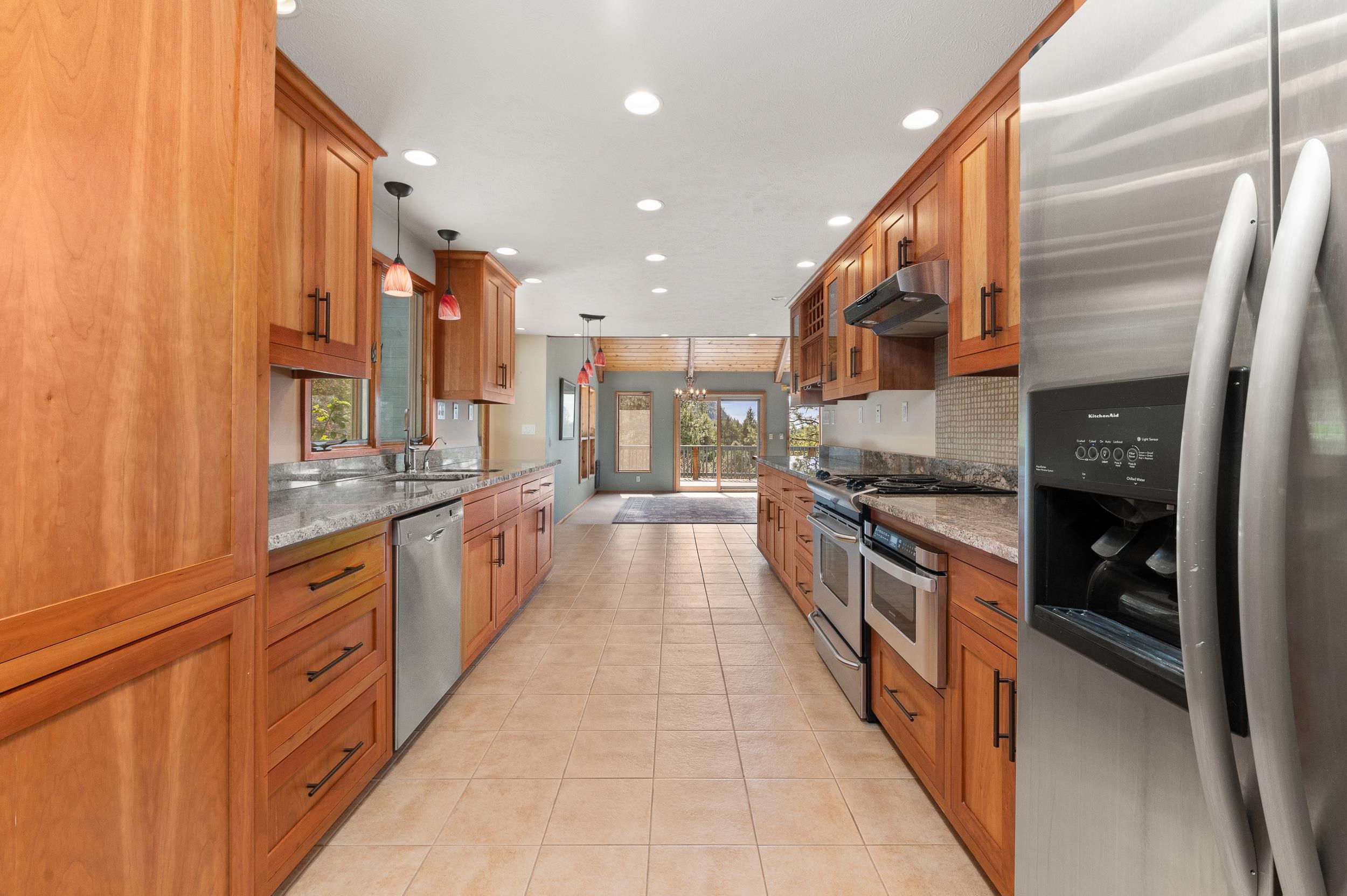 2587 E Flowery Trail Rd