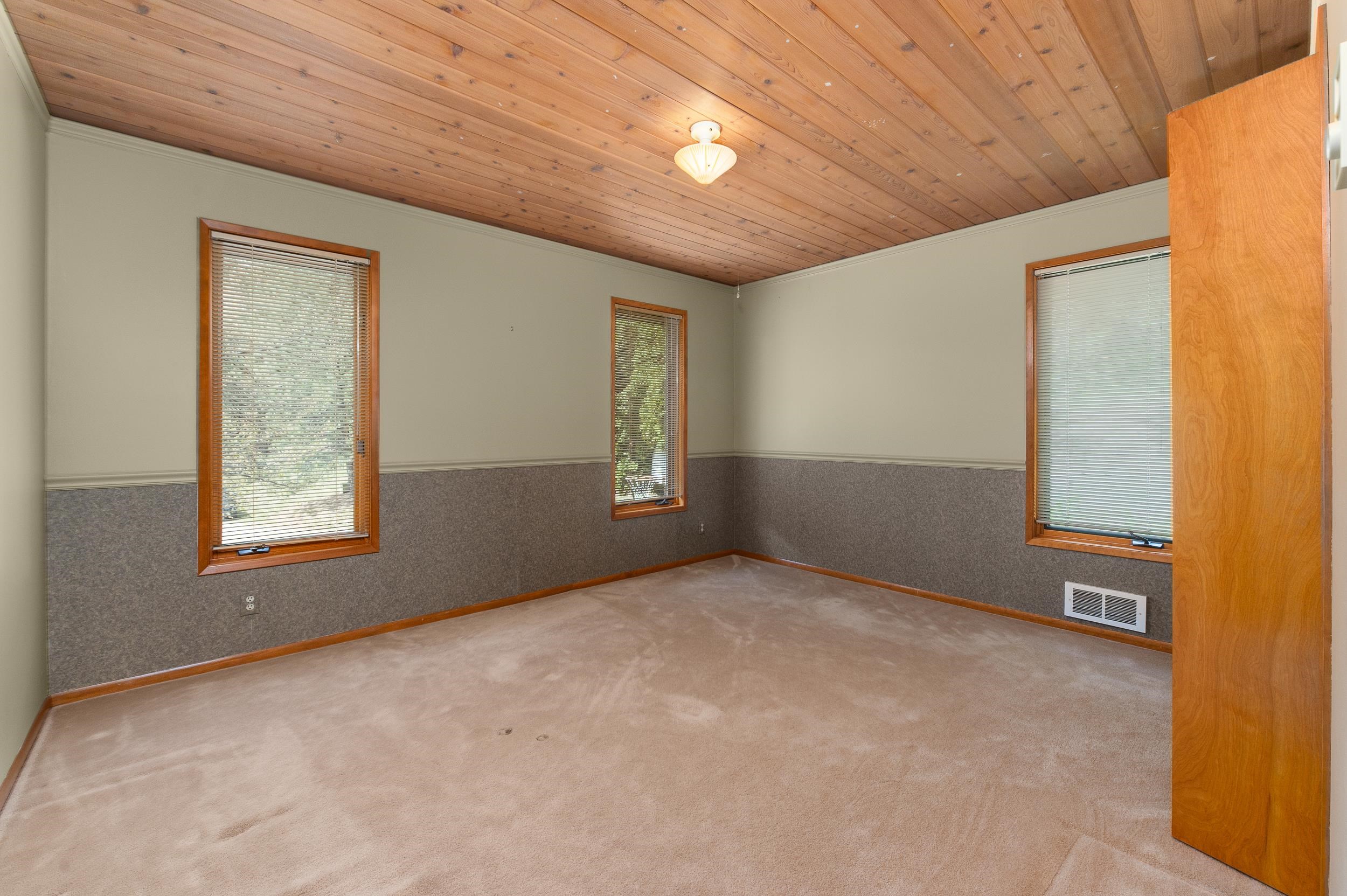 2587 E Flowery Trail Rd