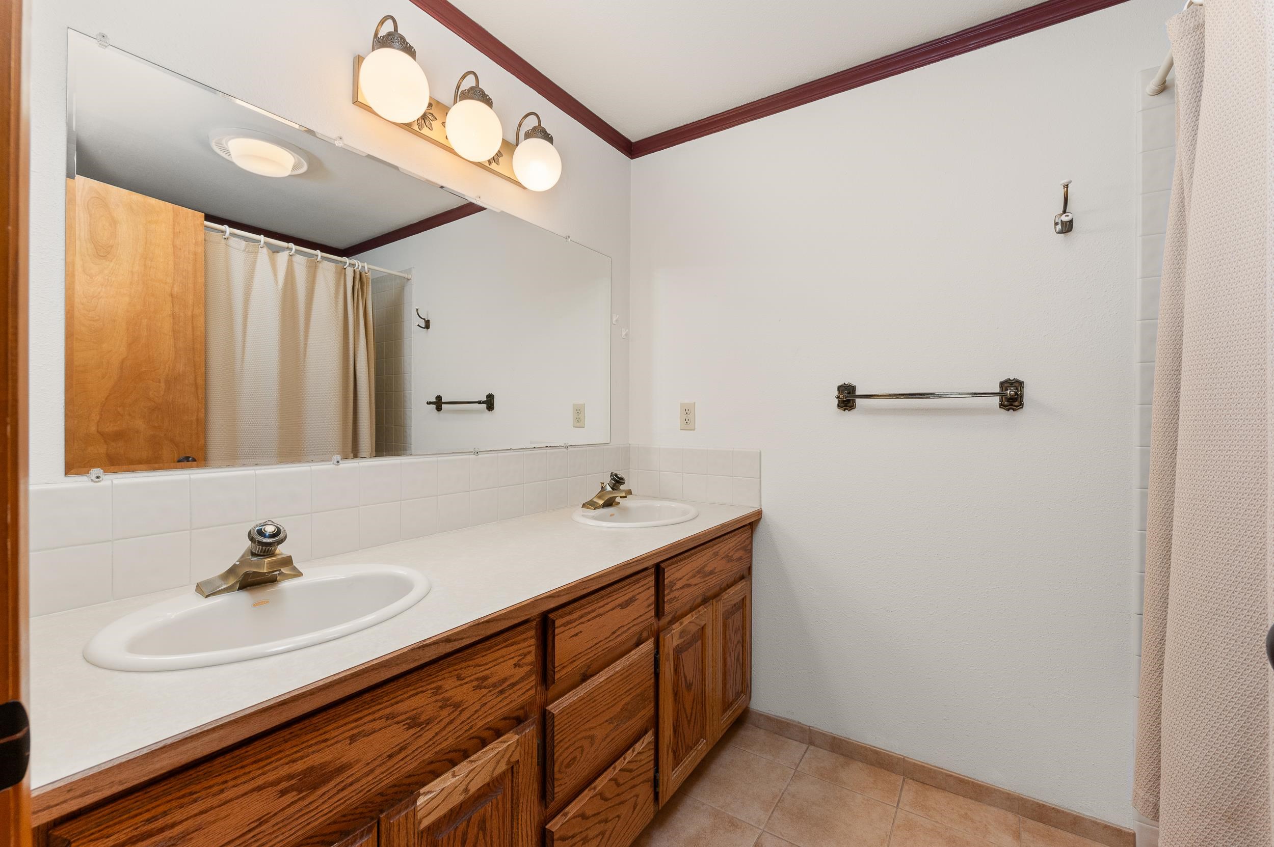 2587 E Flowery Trail Rd