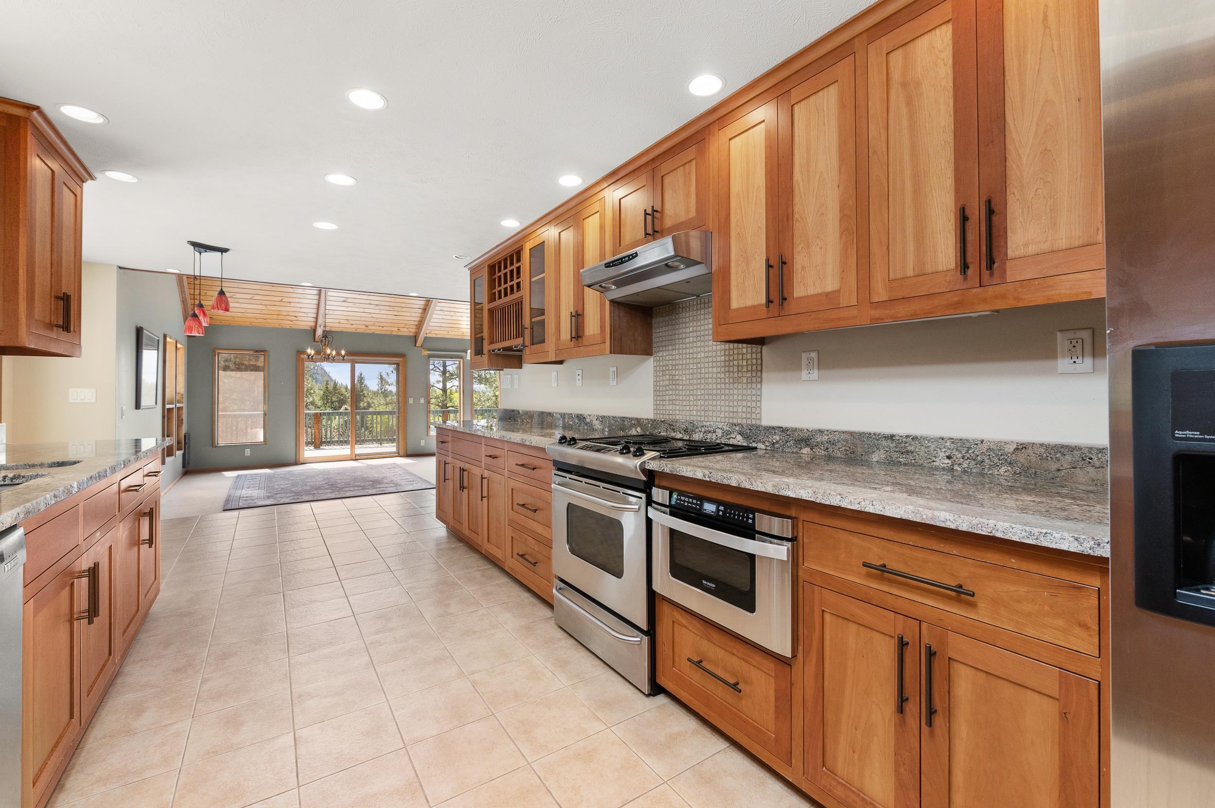 2587 E Flowery Trail Rd