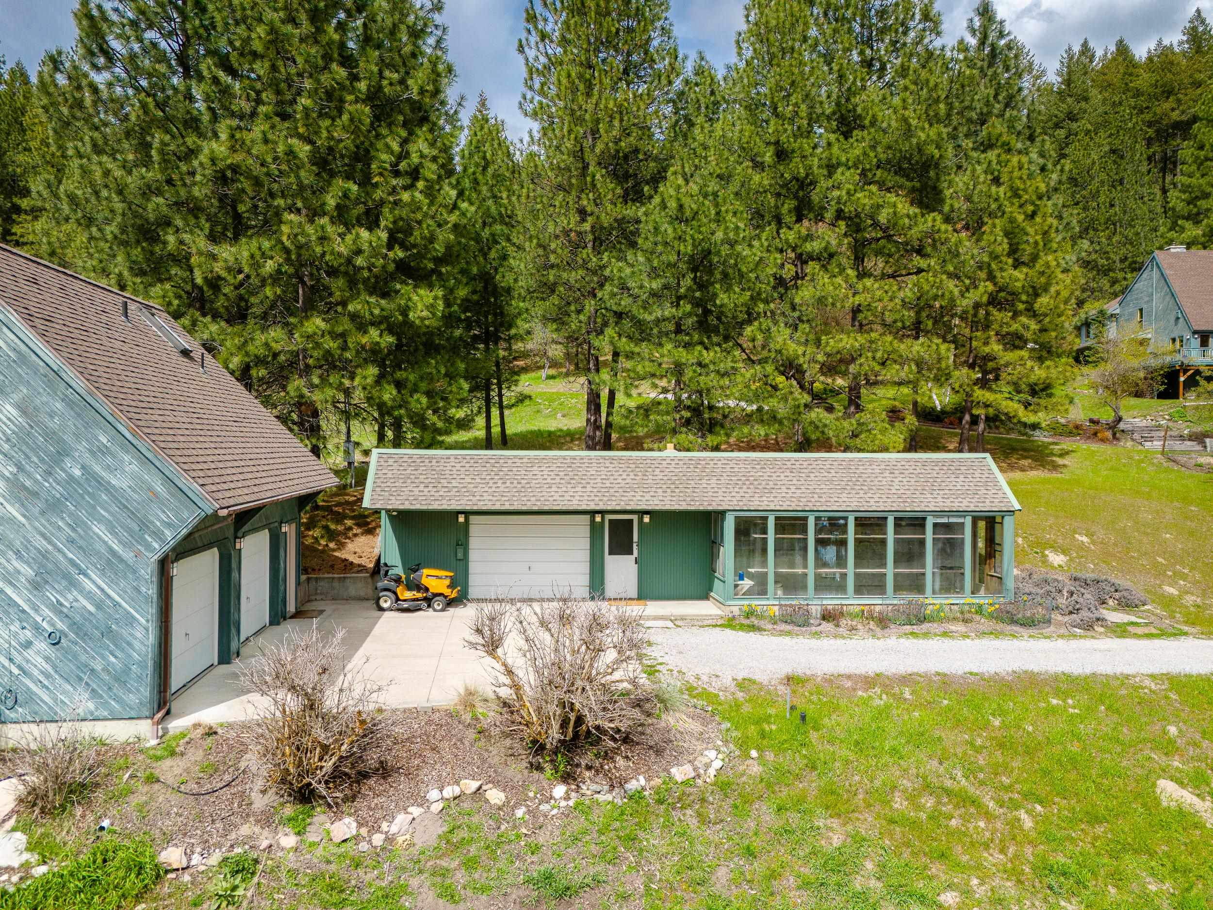 2587 E Flowery Trail Rd