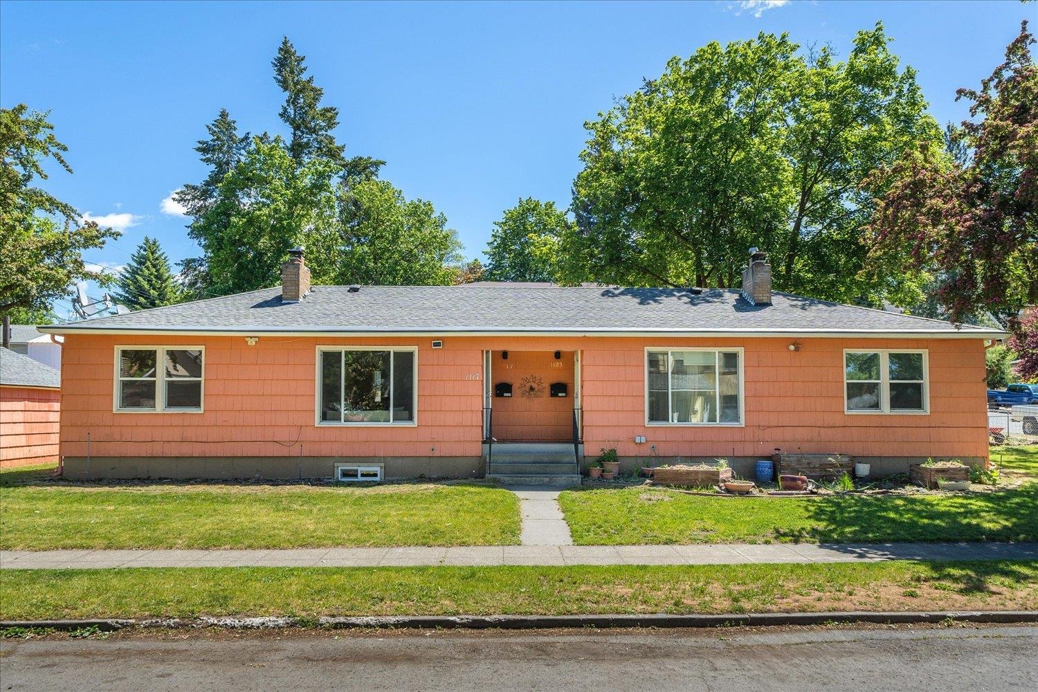 1117/1119 S WALNUT St