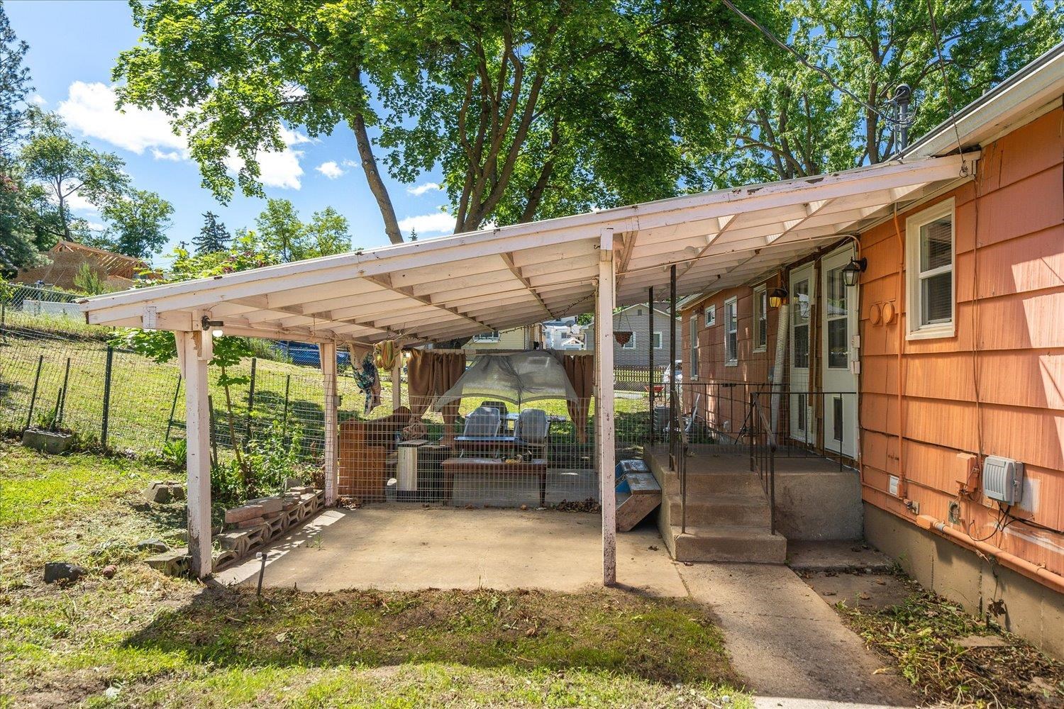 1117/1119 S WALNUT St