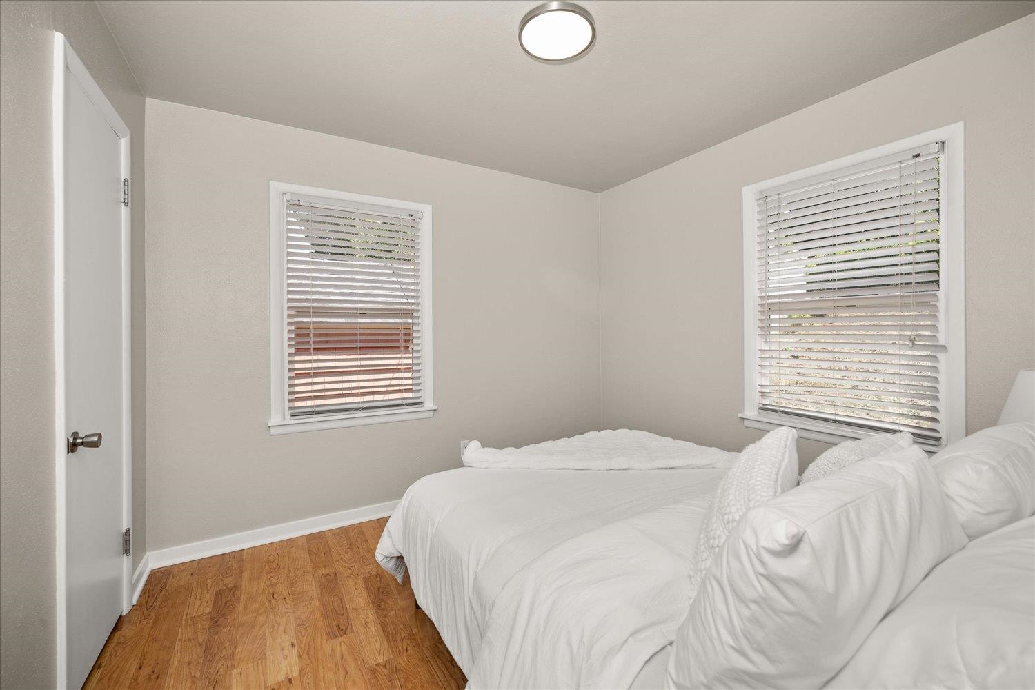 1117/1119 S WALNUT St