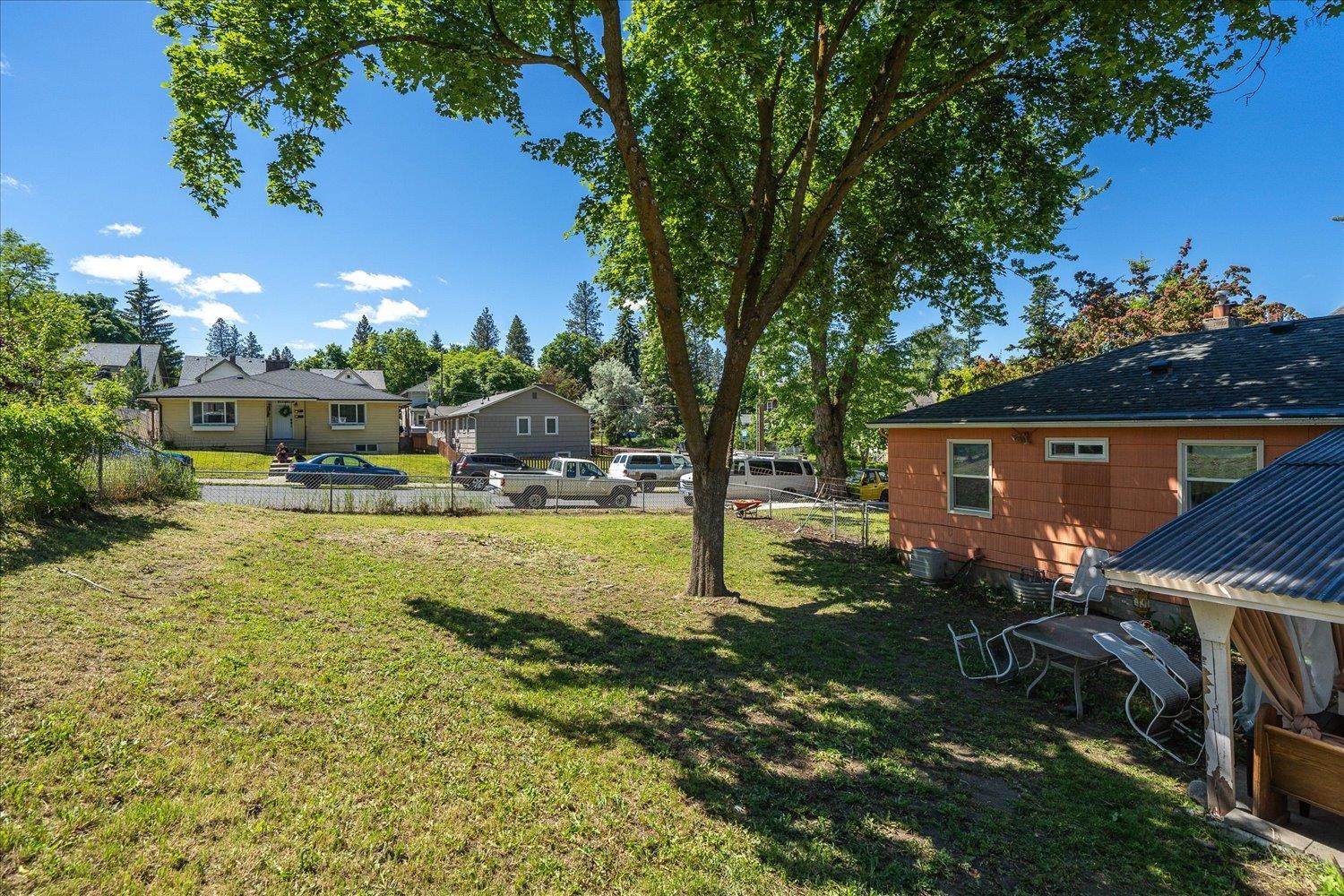 1117/1119 S WALNUT St