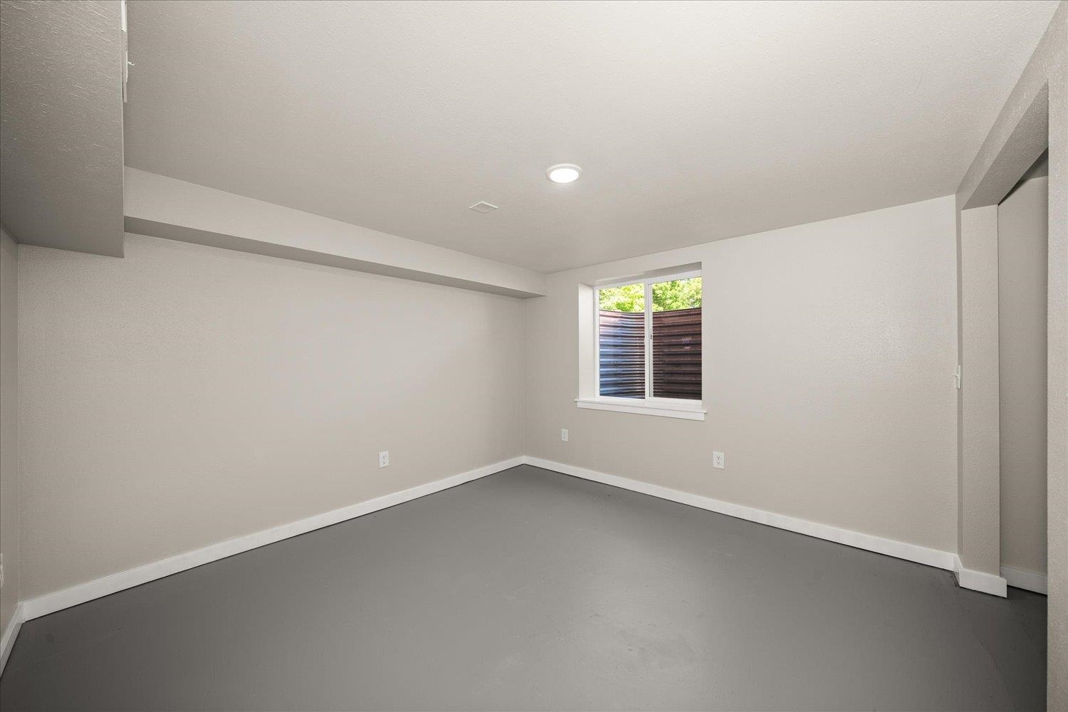 1117/1119 S WALNUT St