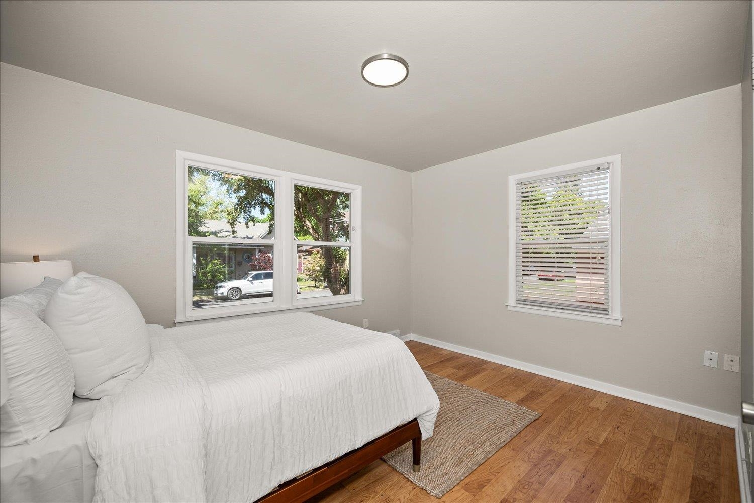 1117/1119 S WALNUT St