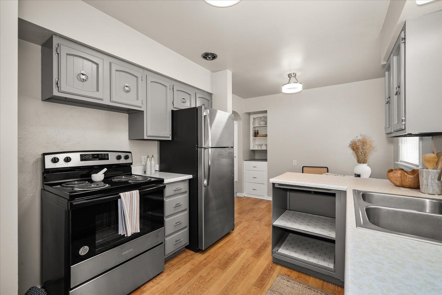 1117/1119 S WALNUT St