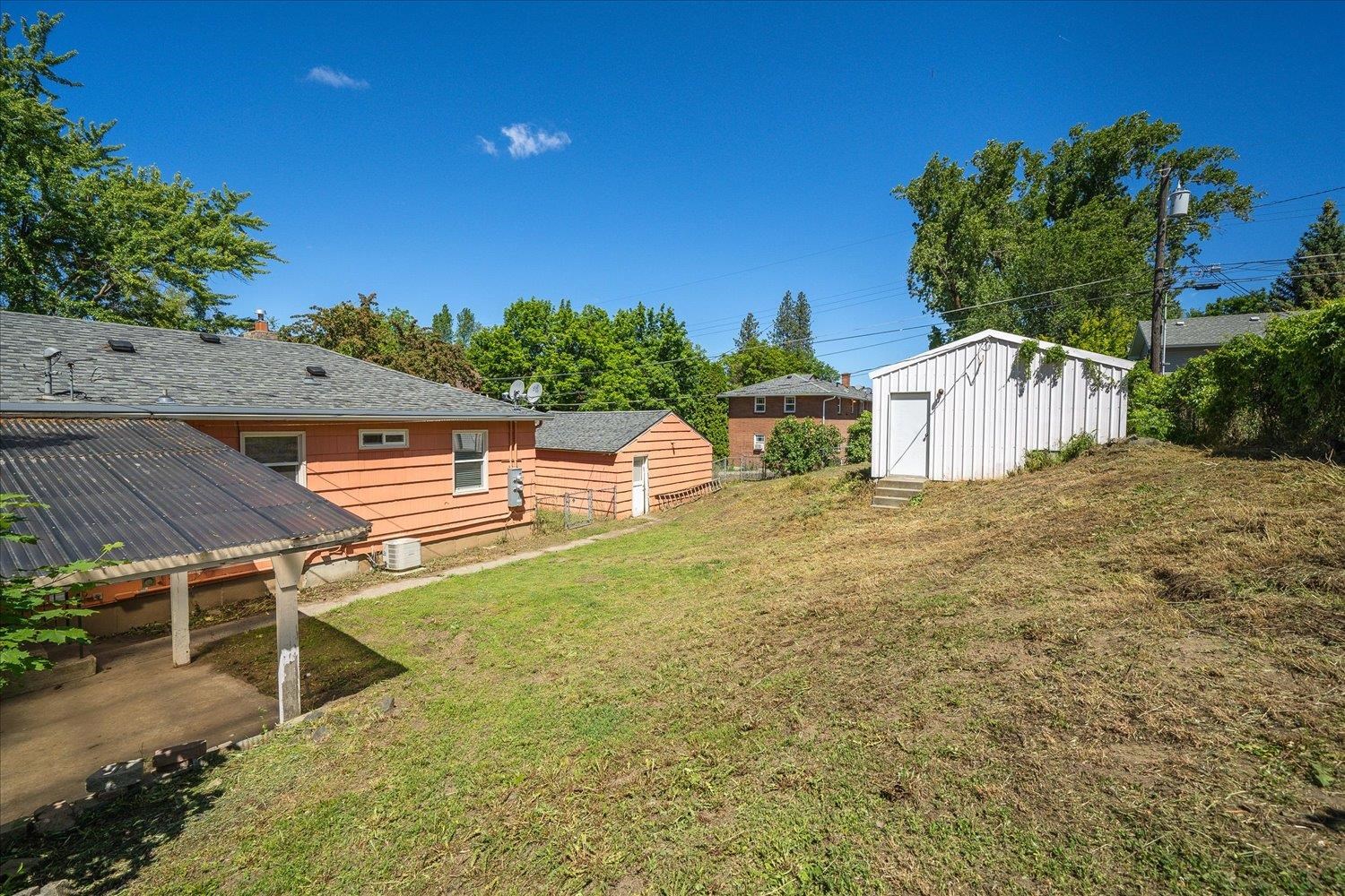 1117/1119 S WALNUT St