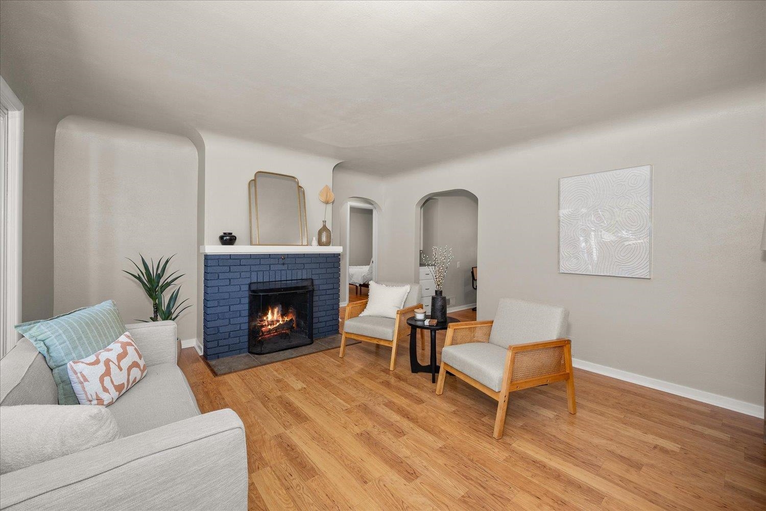 1117/1119 S WALNUT St