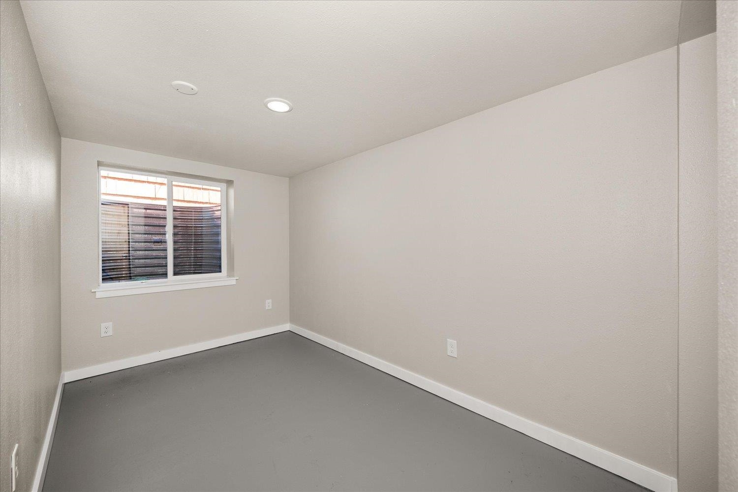 1117/1119 S WALNUT St