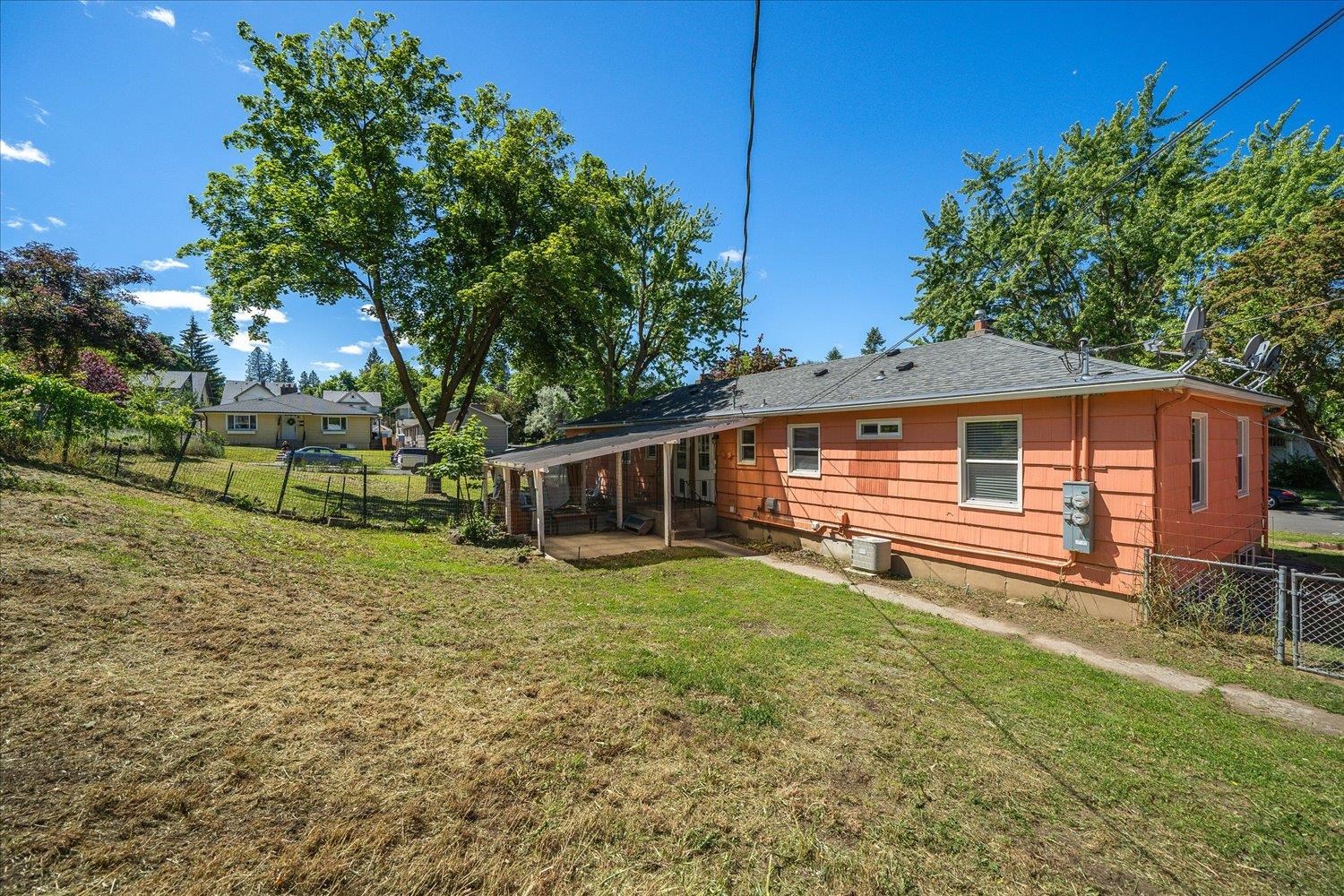 1117/1119 S WALNUT St