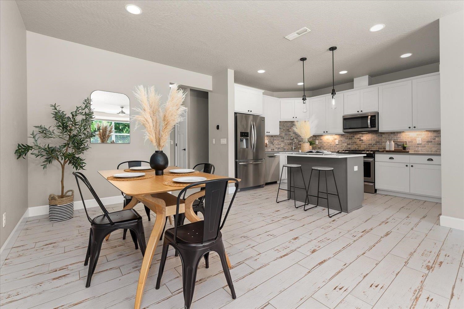 2414 W Summit Pkwy Blvd