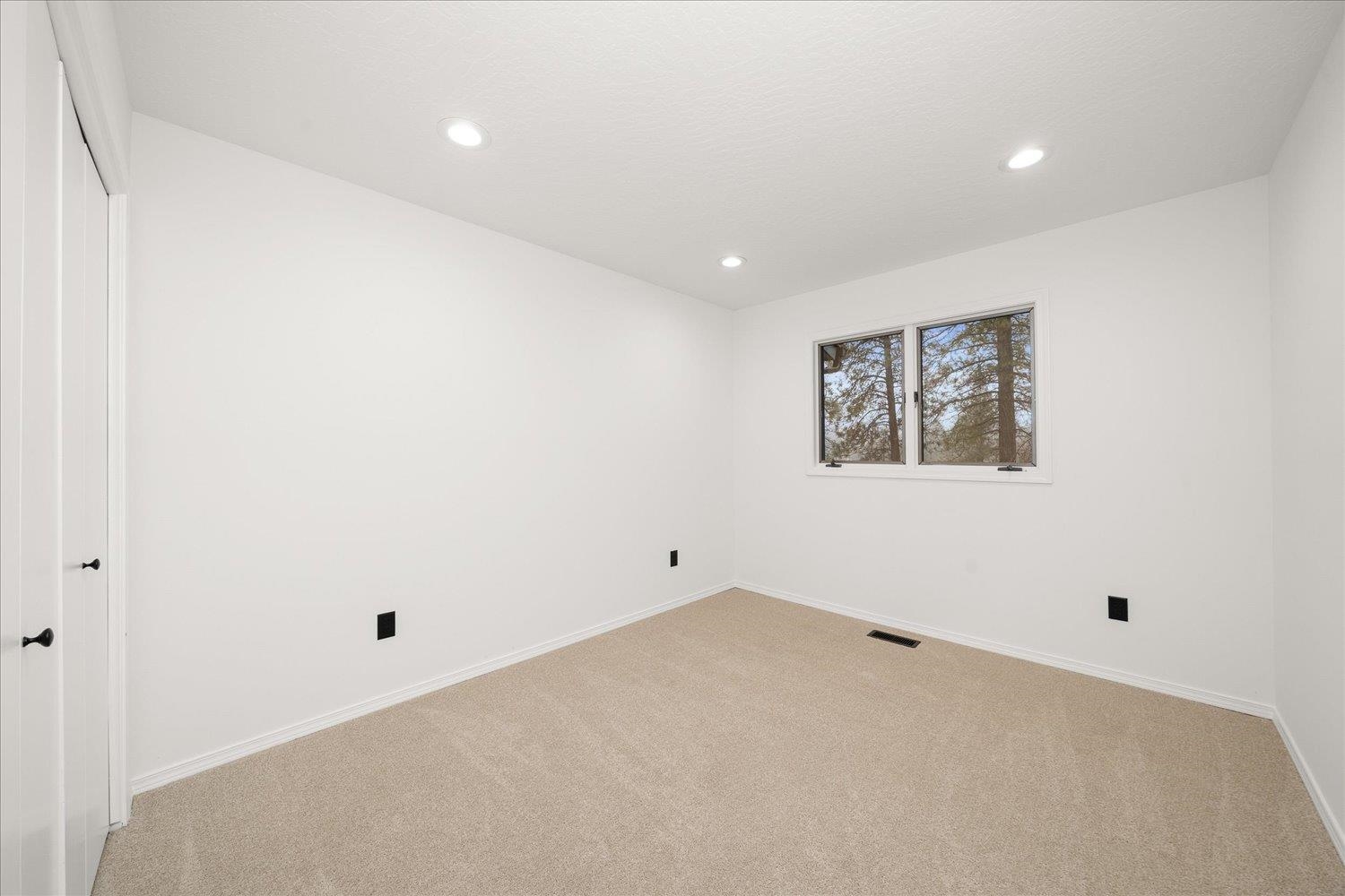 5008 N VISTA VIEW Cir