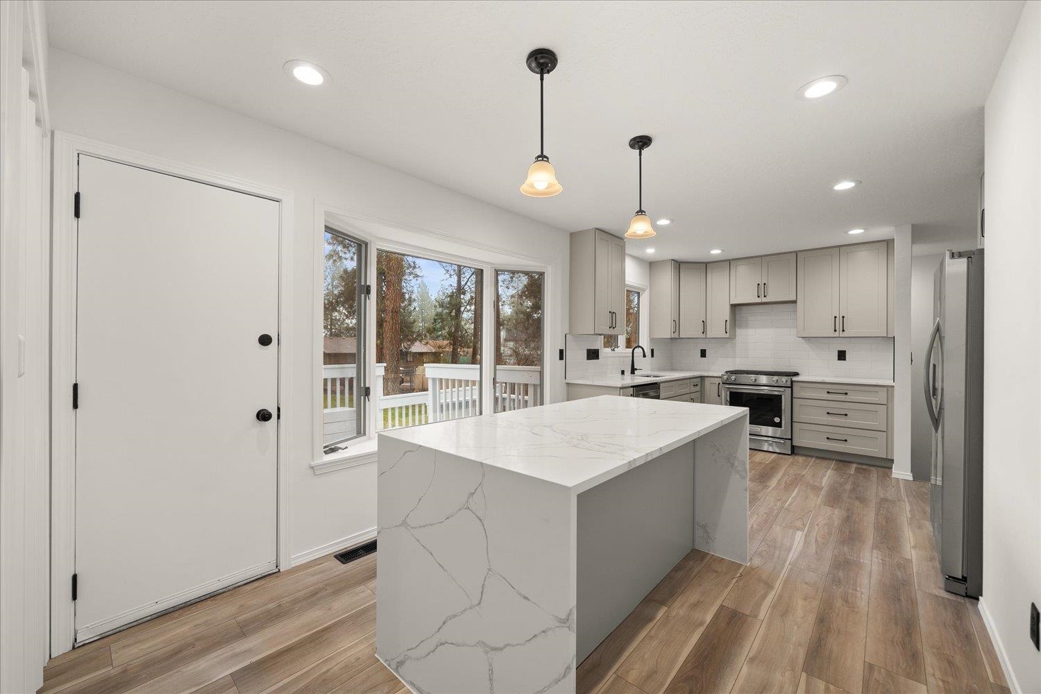 5008 N VISTA VIEW Cir