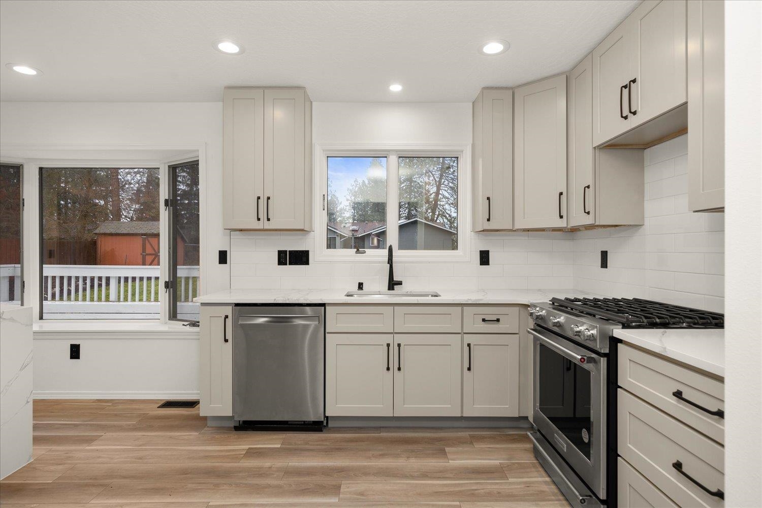 5008 N VISTA VIEW Cir