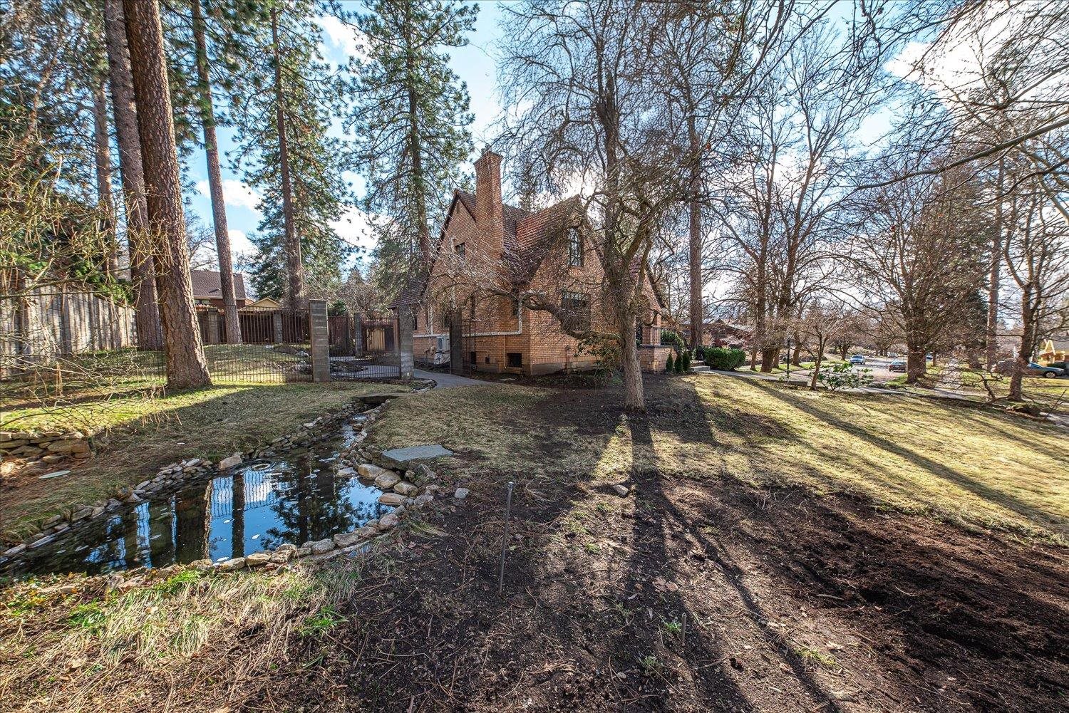 629 W 23rd Ave