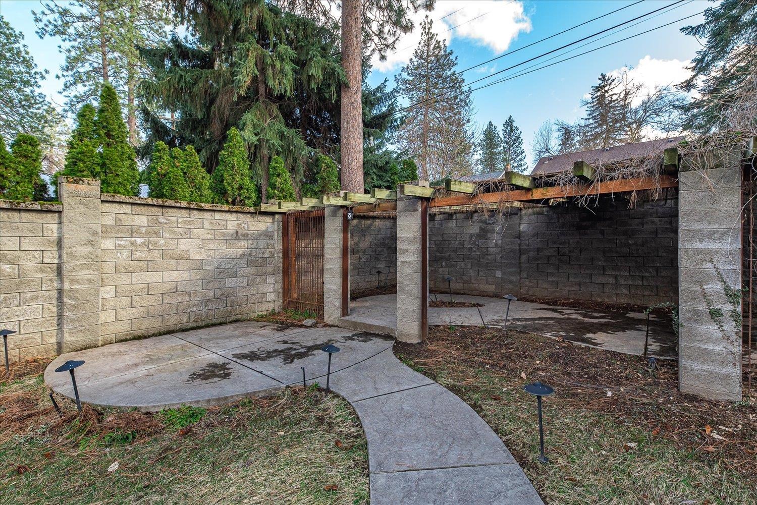 629 W 23rd Ave