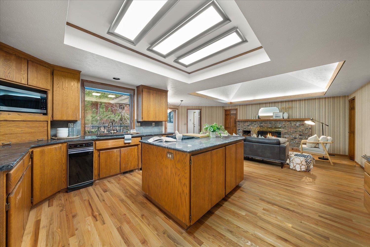 15112 E BELLA VISTA Ln