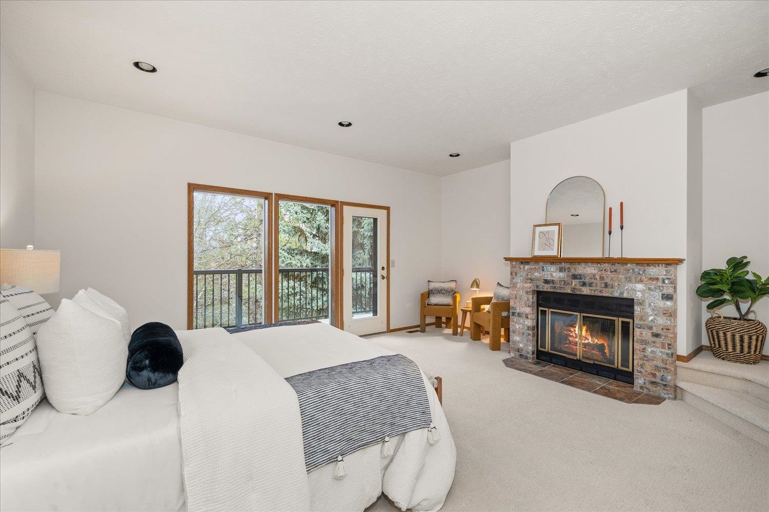 15112 E BELLA VISTA Ln