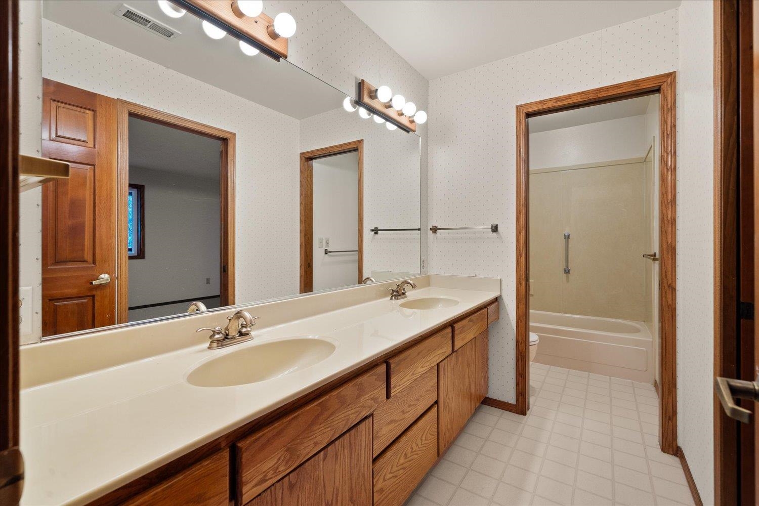 15112 E BELLA VISTA Ln