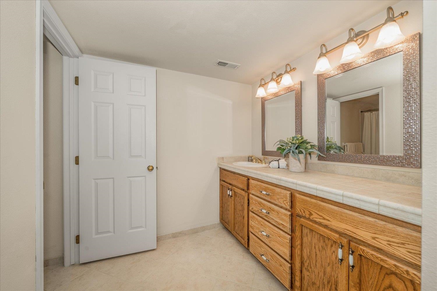 15016 E BELLA VISTA Ln