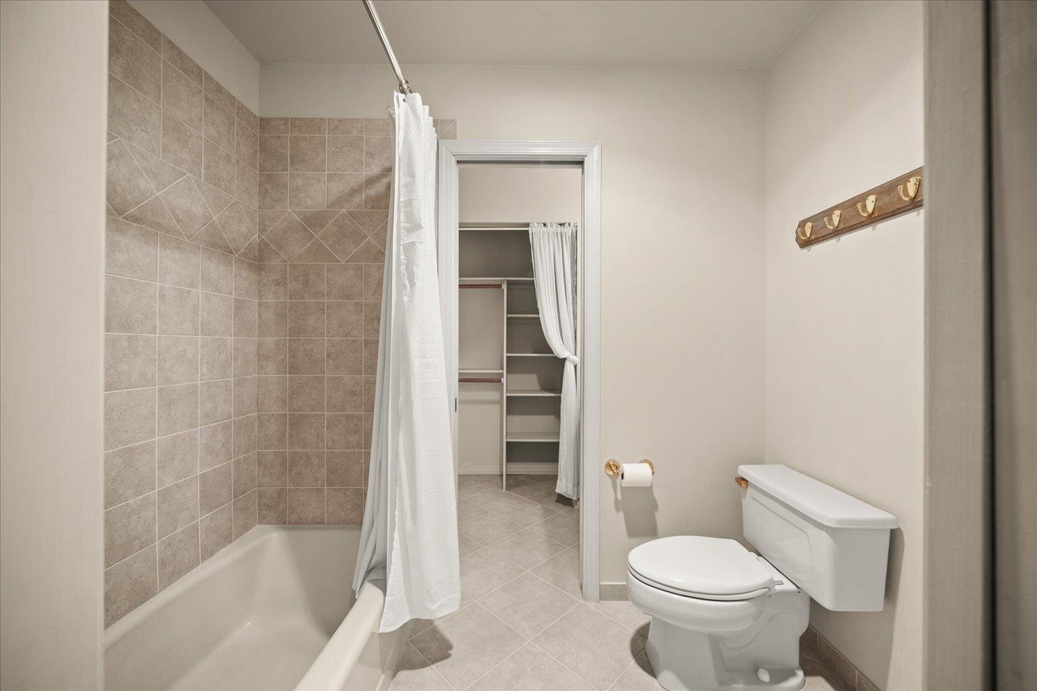 15016 E BELLA VISTA Ln