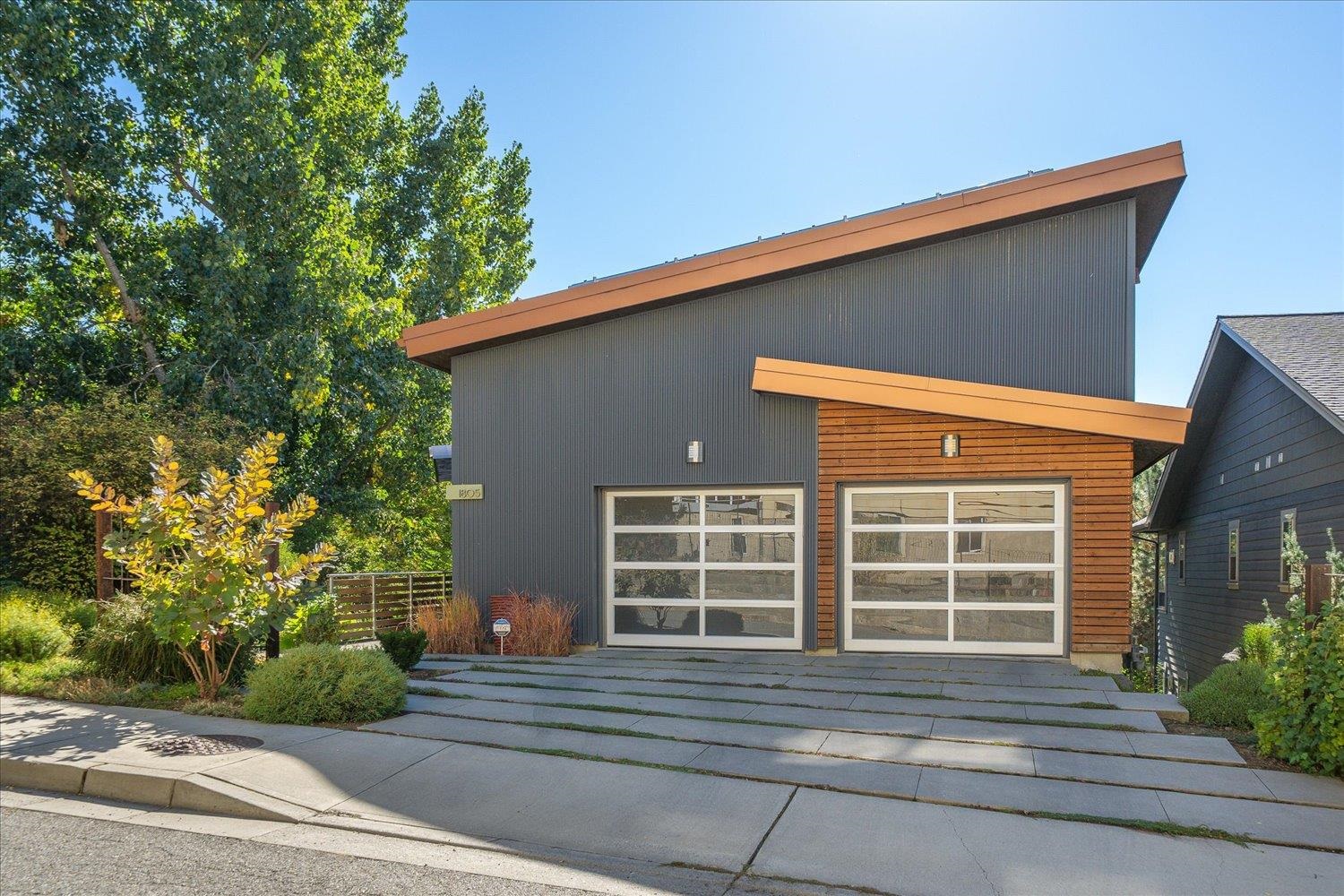 1805 W Cannon Place Ln