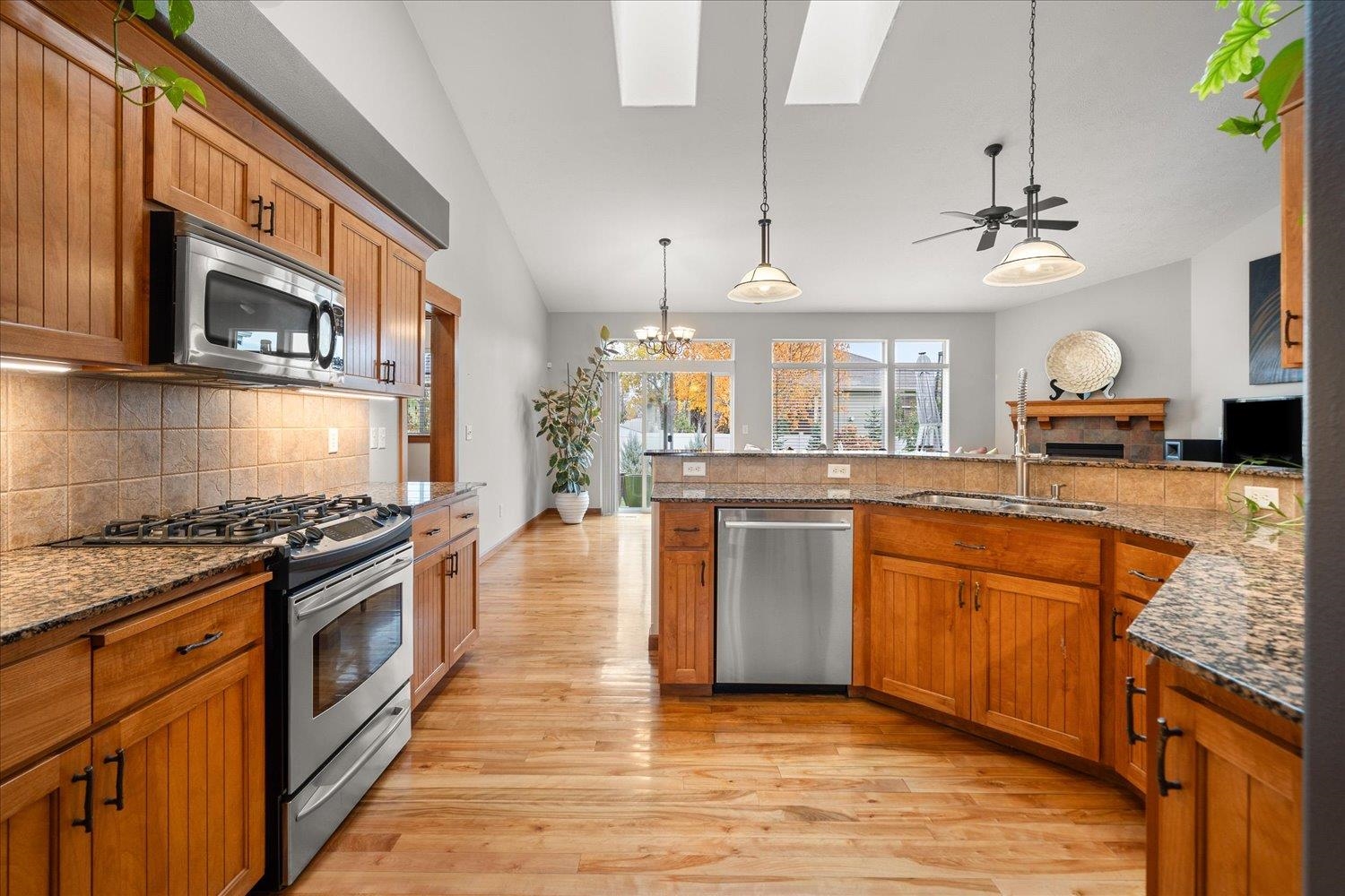 1412 N RIVER RIDGE Blvd