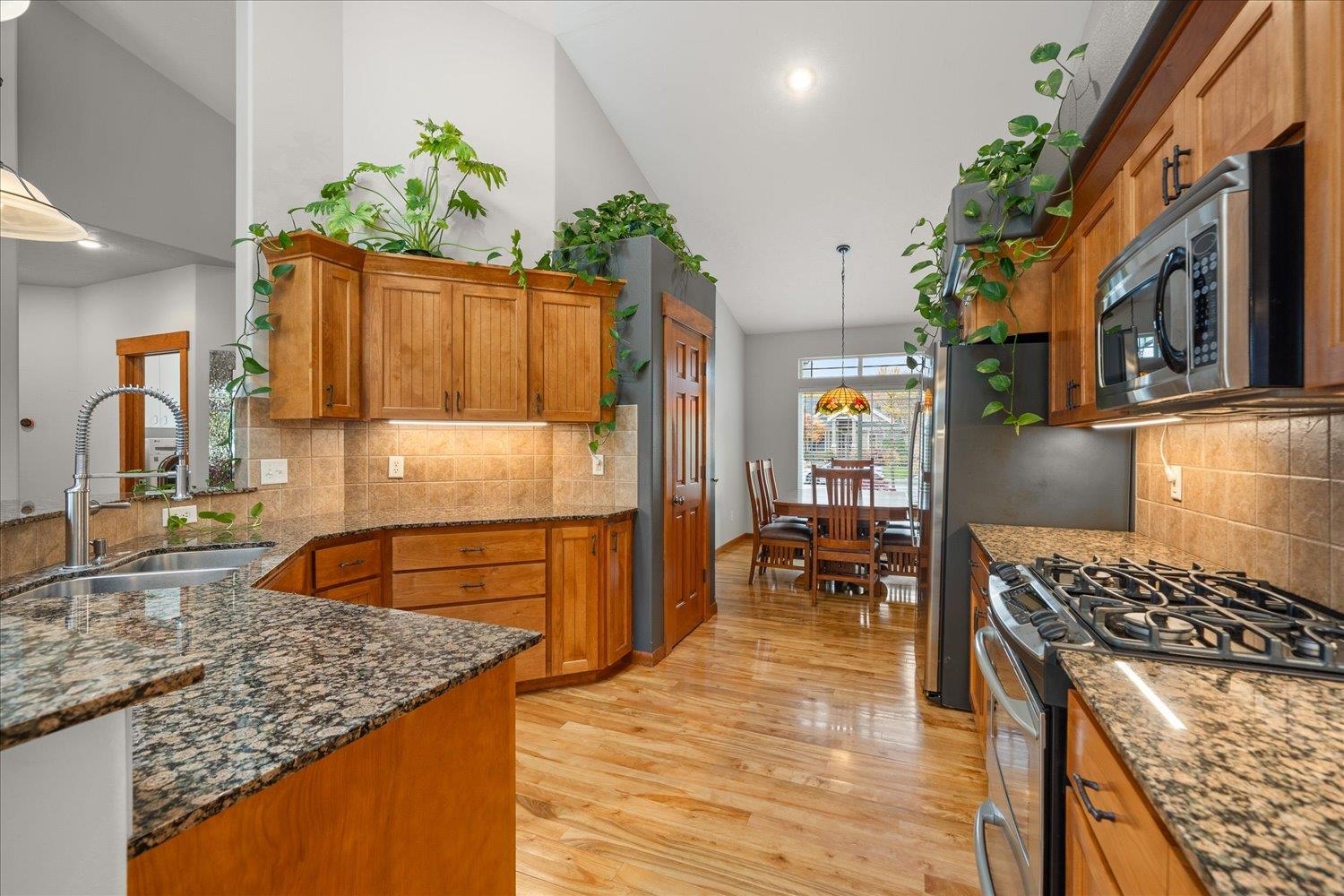 1412 N RIVER RIDGE Blvd