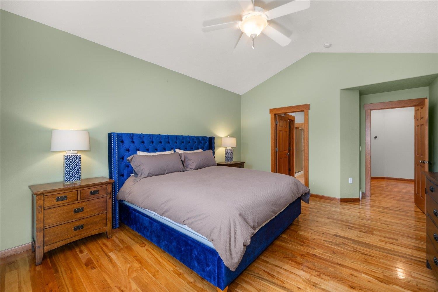 1412 N RIVER RIDGE Blvd