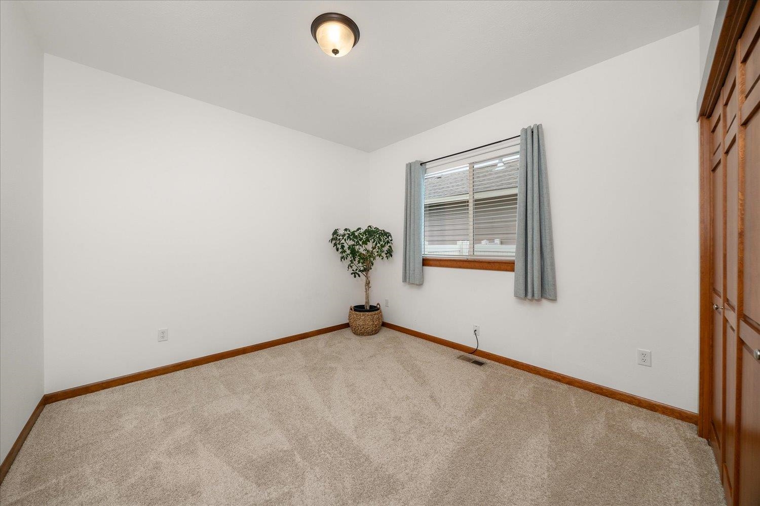 1412 N RIVER RIDGE Blvd