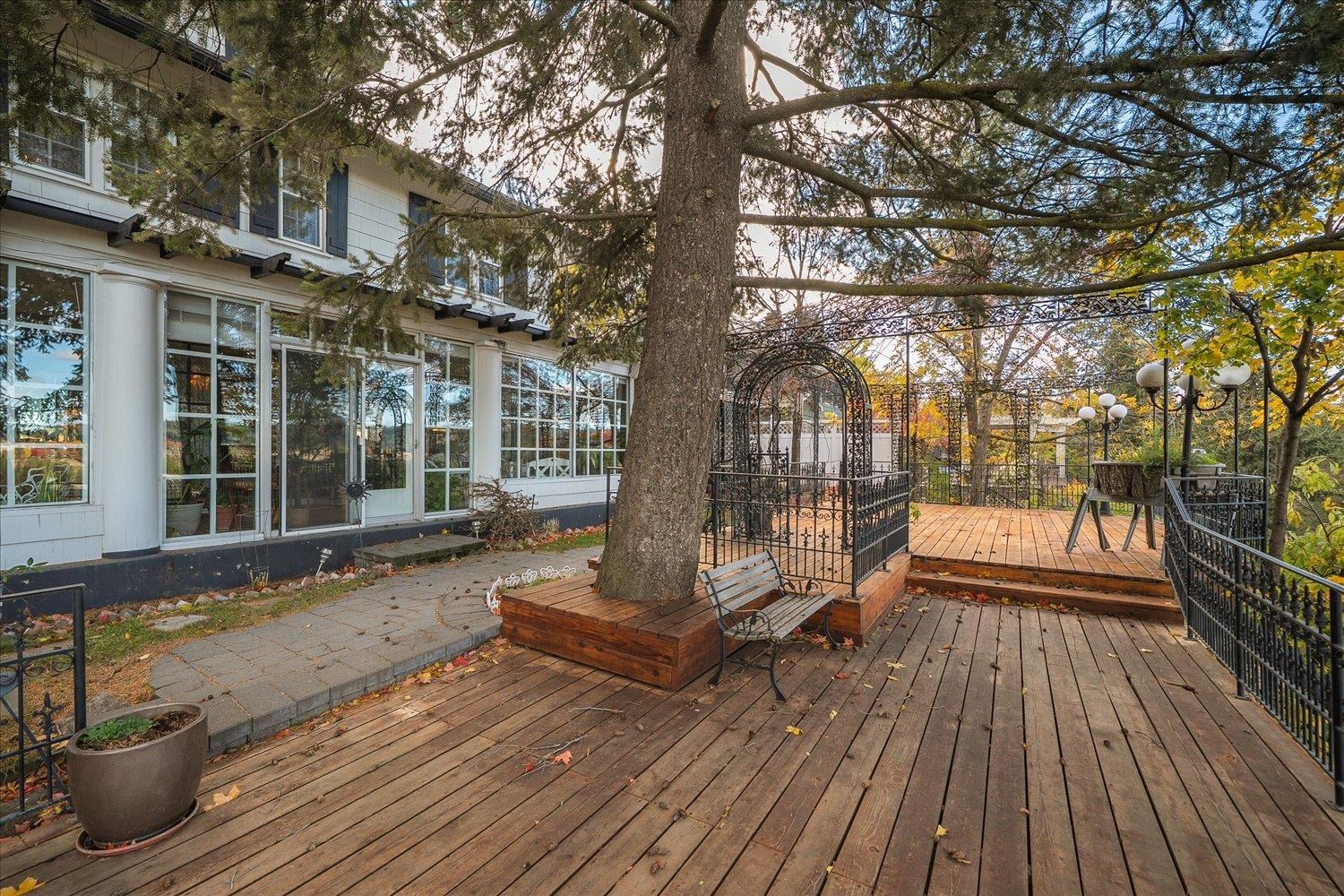 1715 N WEST POINT Rd