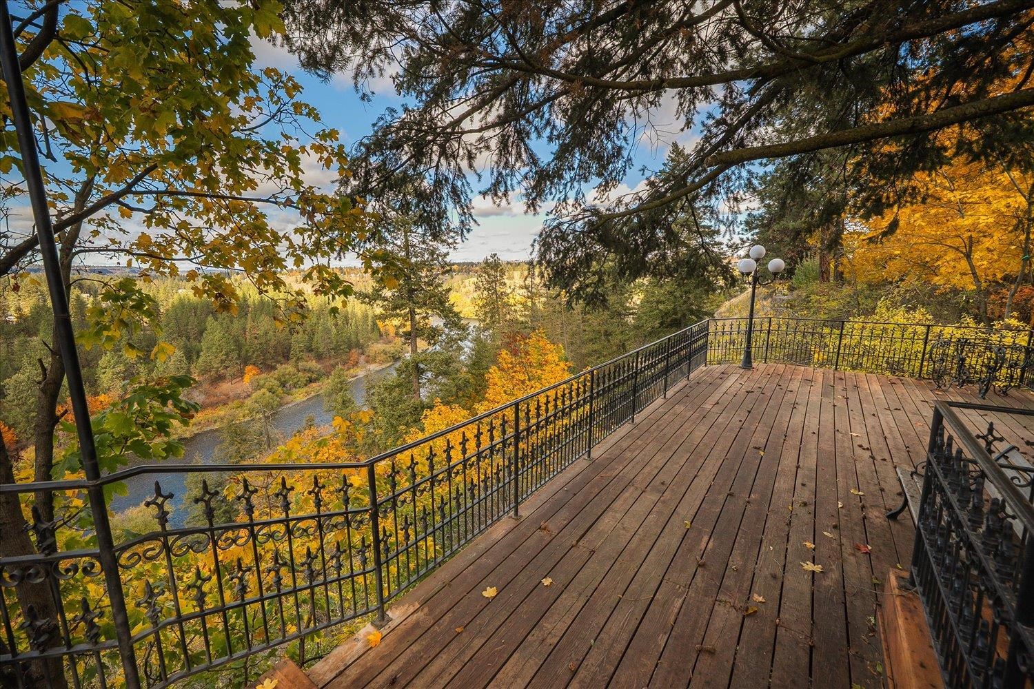 1715 N WEST POINT Rd