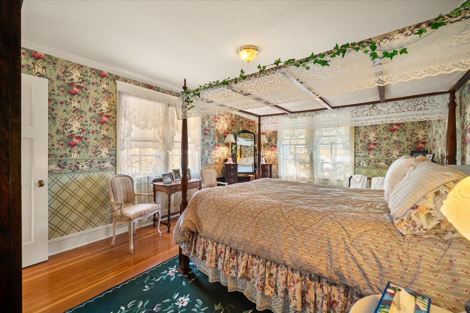 1715 N WEST POINT Rd