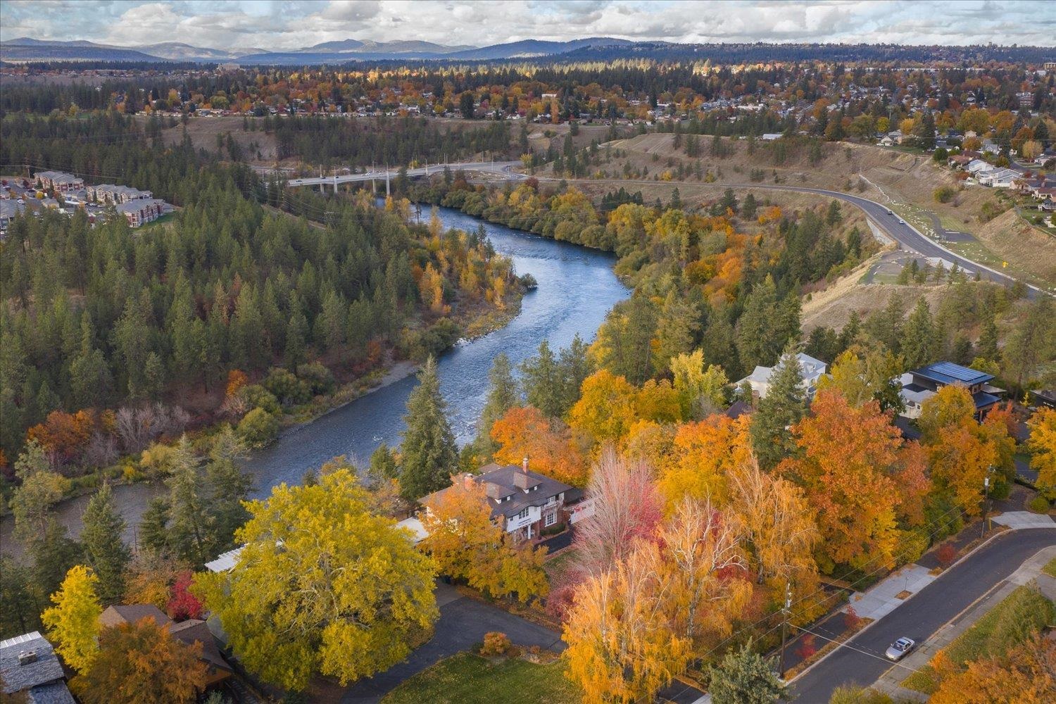 1715 N WEST POINT Rd