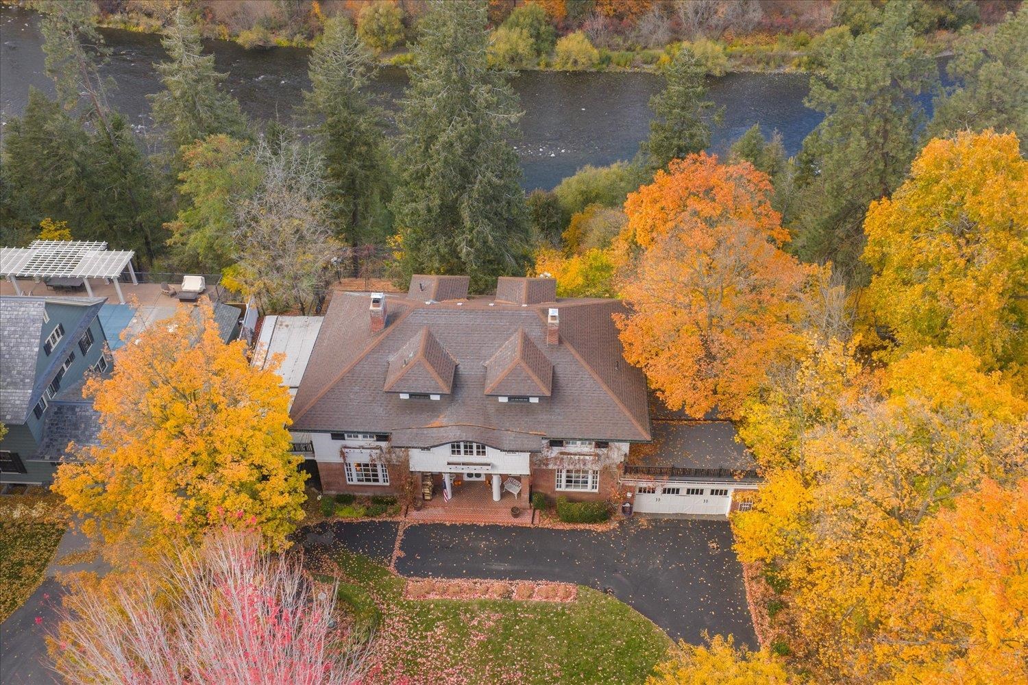 1715 N WEST POINT Rd