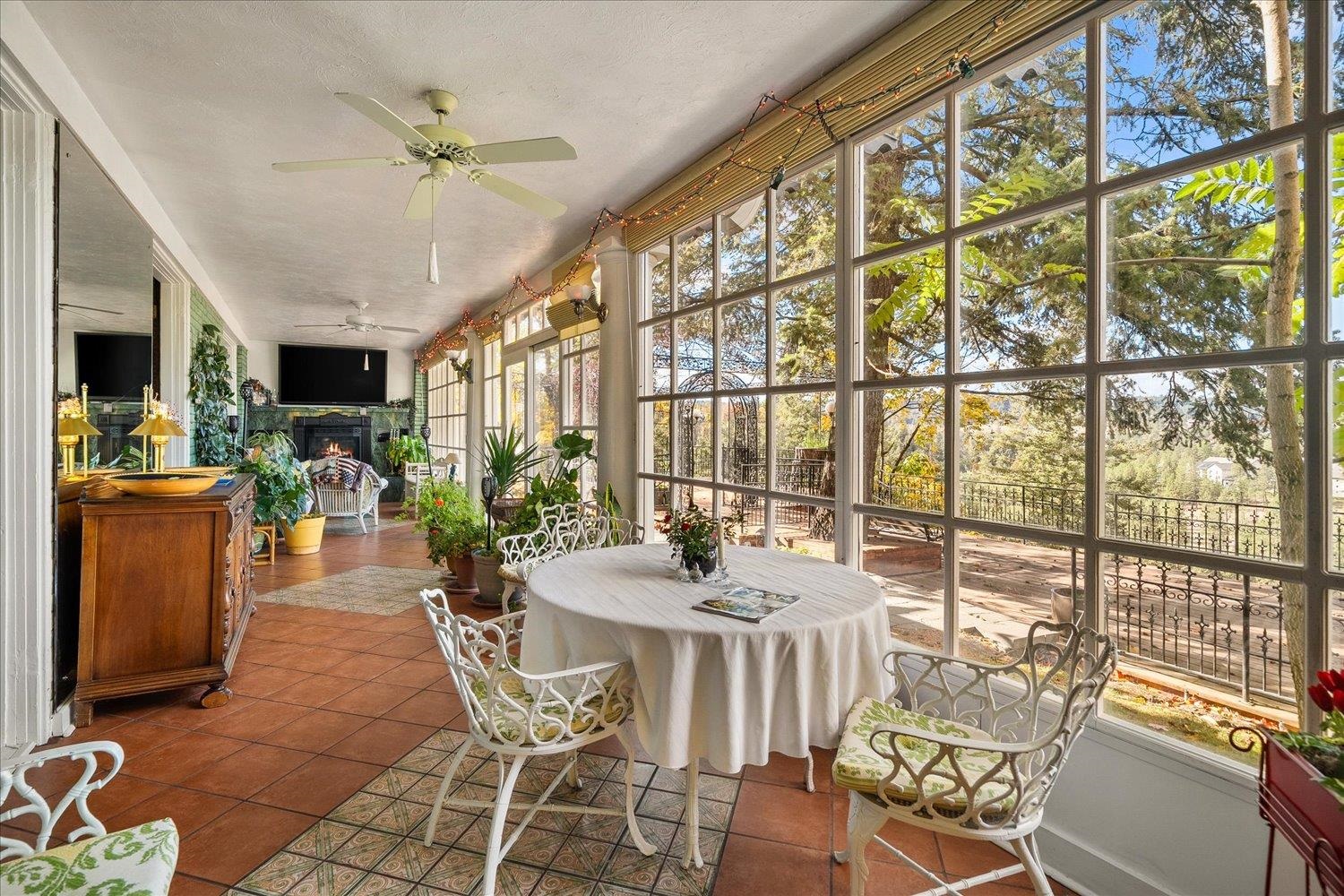 1715 N WEST POINT Rd