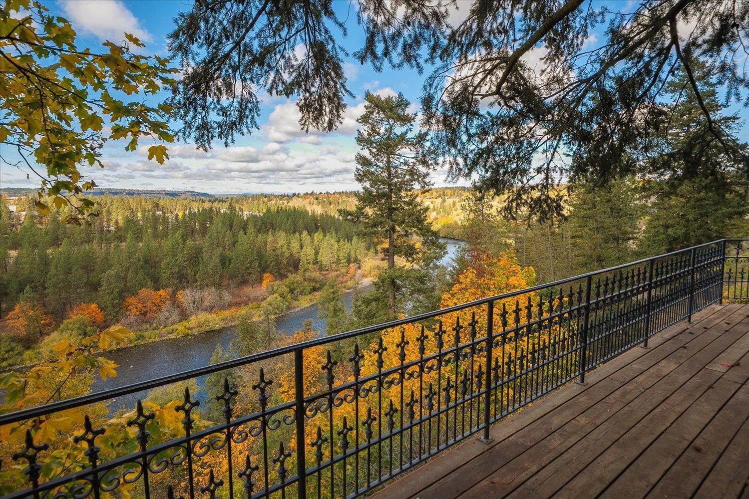 1715 N WEST POINT Rd