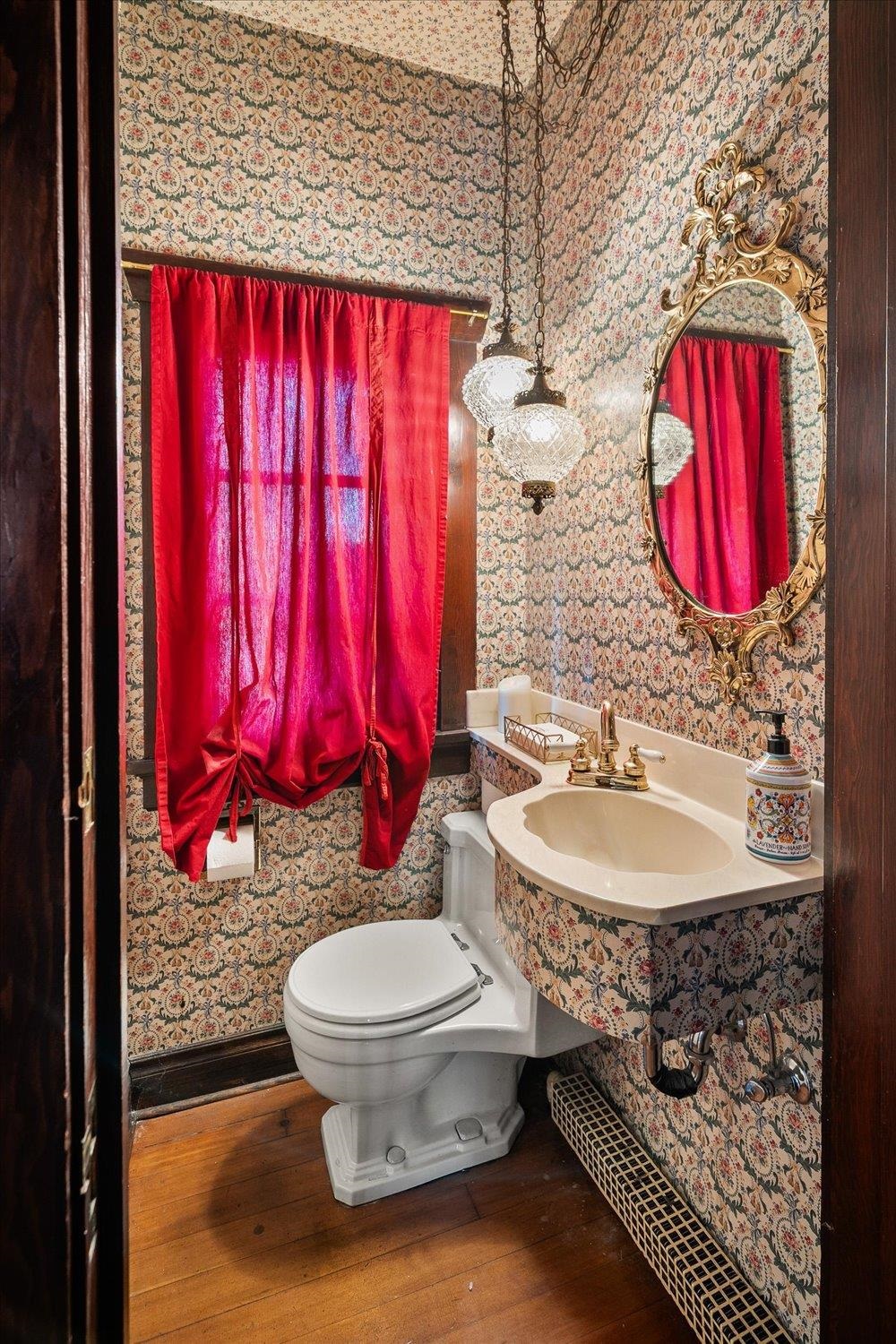 1715 N WEST POINT Rd