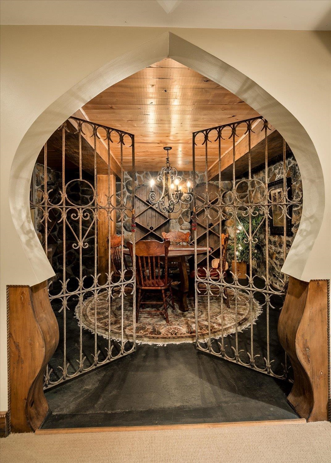 1715 N WEST POINT Rd