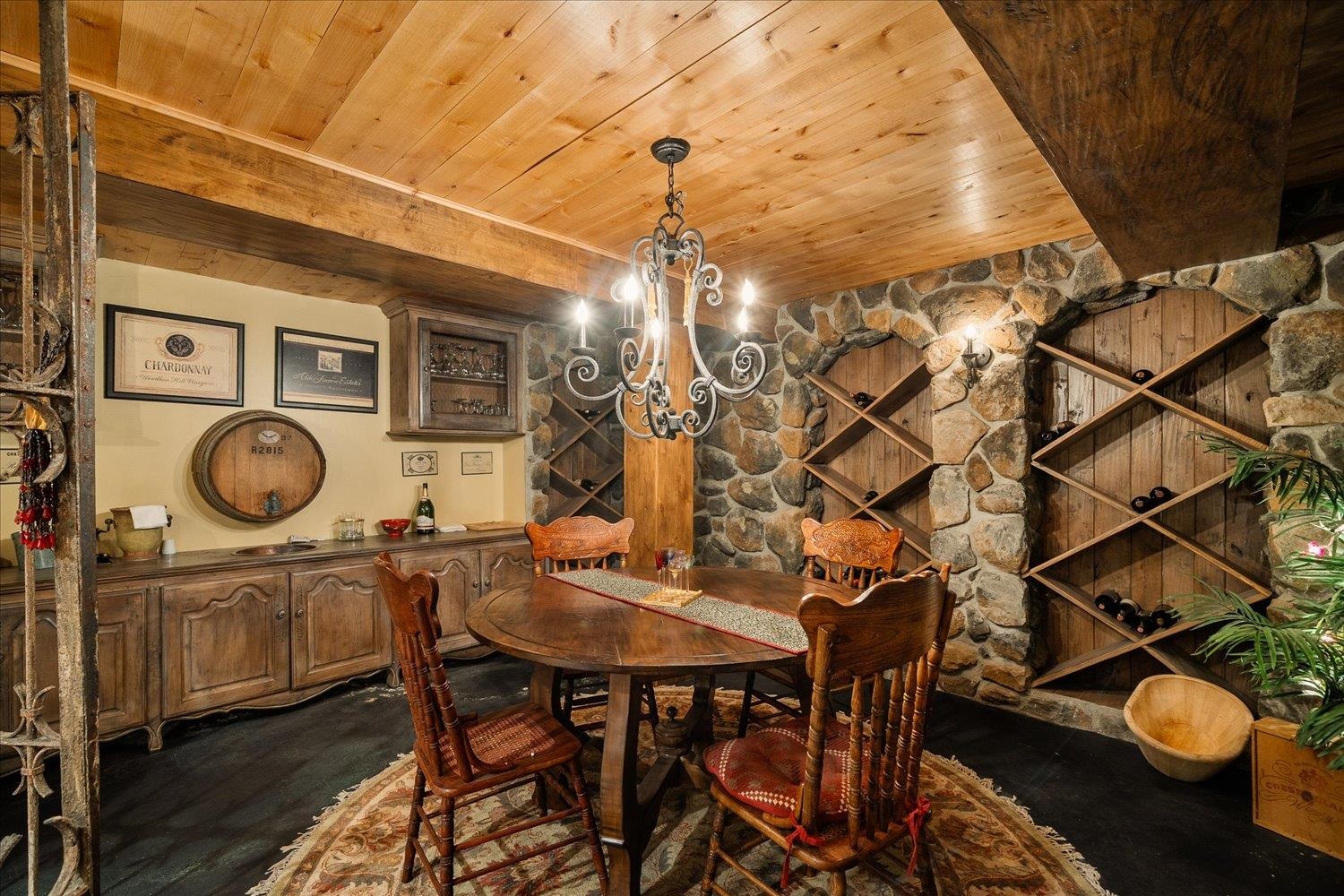 1715 N WEST POINT Rd