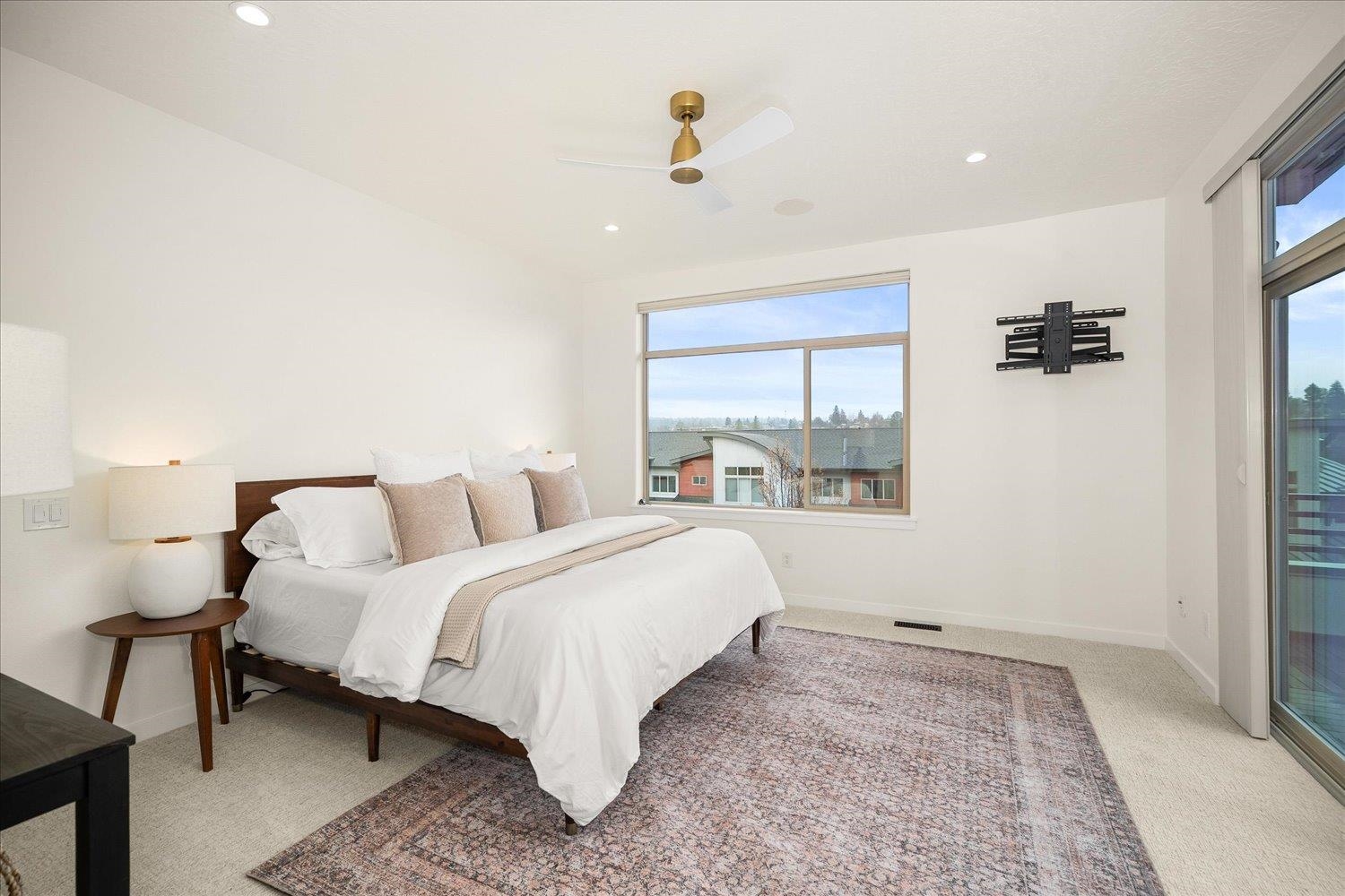 2023 W Summit Pkwy Ave