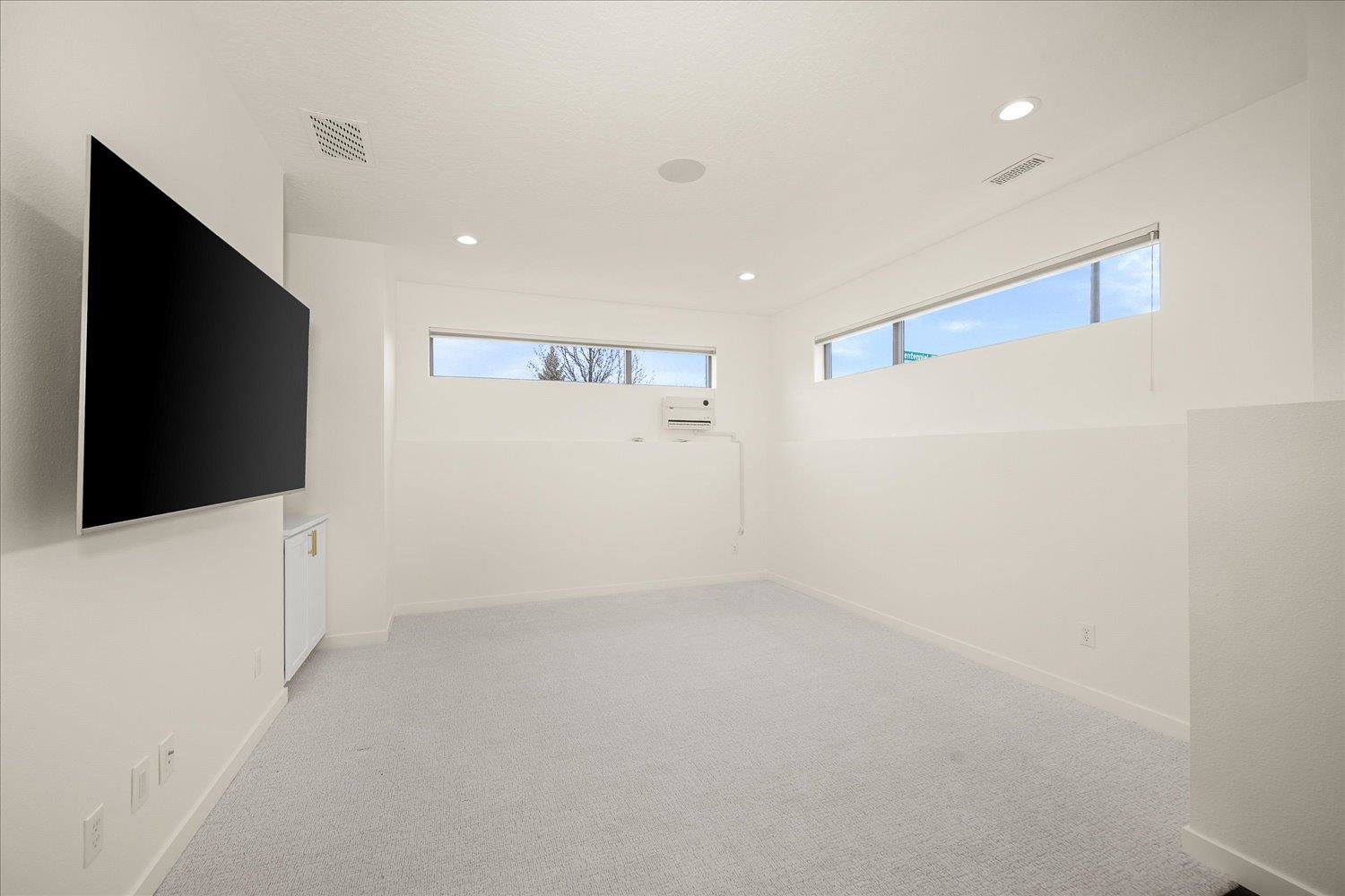 2023 W Summit Pkwy Ave